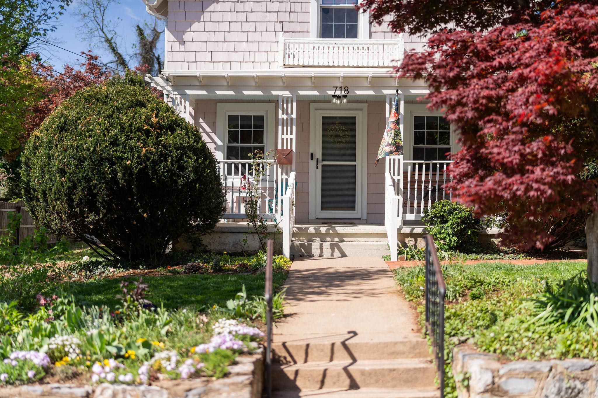 718 ALLEGHANY AVE, STAUNTON, Virginia 24401, 3 Bedrooms Bedrooms, ,2 BathroomsBathrooms,Residential,718 ALLEGHANY AVE,675962 MLS # 675962