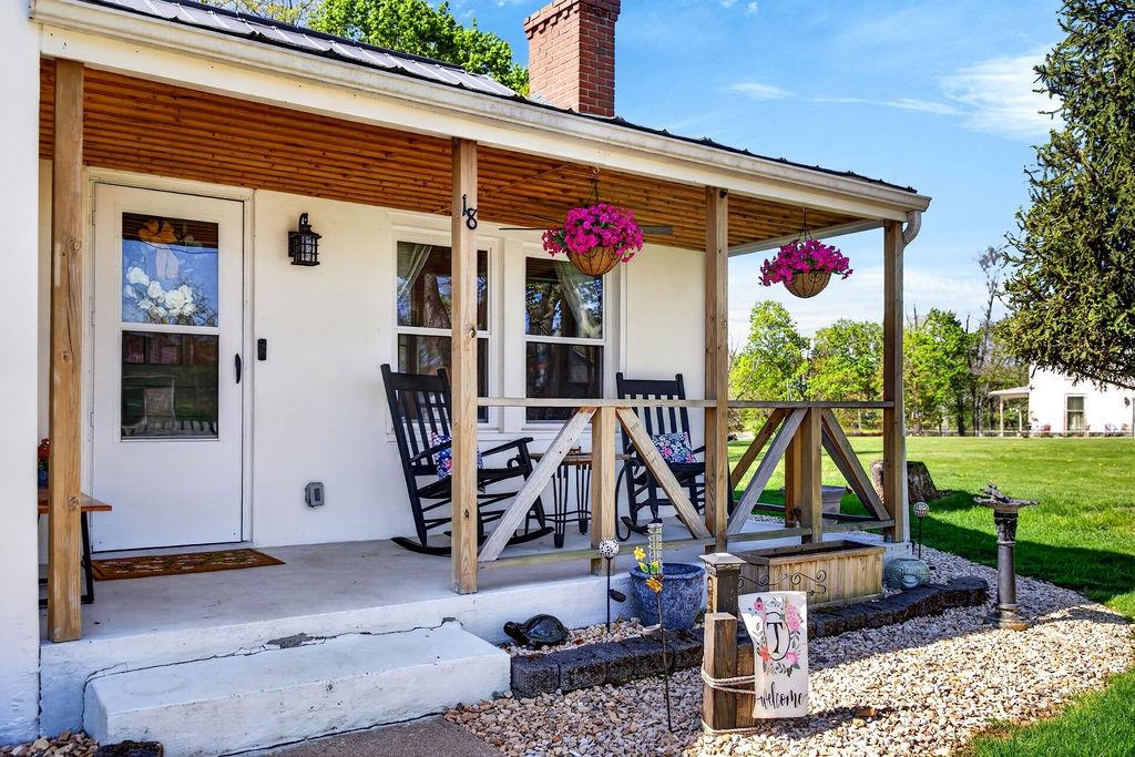 18 BARTLEY ST, STAUNTON, Virginia 24401, 2 Bedrooms Bedrooms, ,1 BathroomBathrooms,Residential,18 BARTLEY ST,675987 MLS # 675987