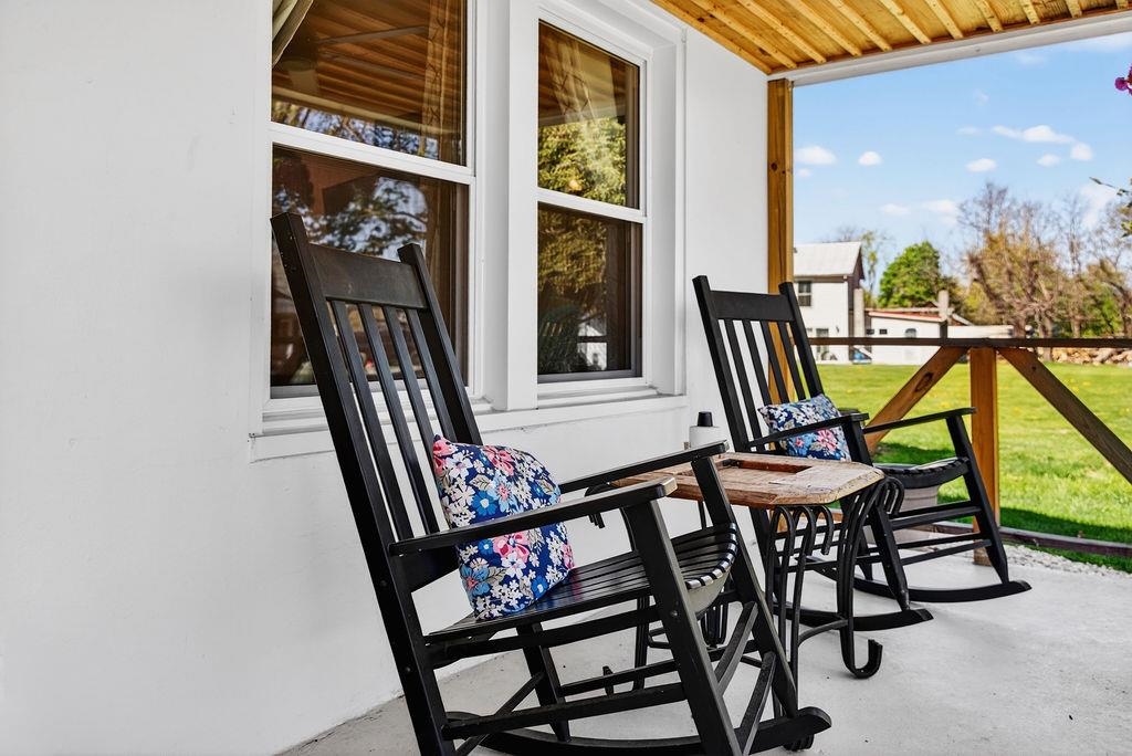 18 BARTLEY ST, STAUNTON, Virginia 24401, 2 Bedrooms Bedrooms, ,1 BathroomBathrooms,Residential,18 BARTLEY ST,675987 MLS # 675987