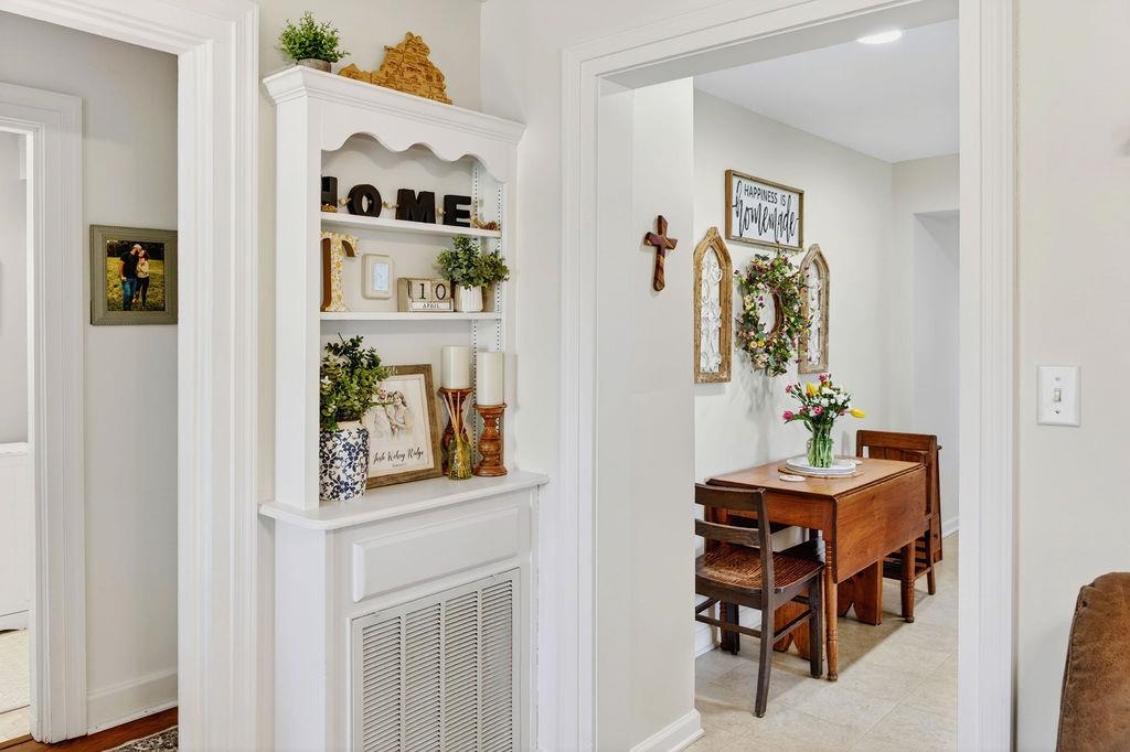 18 BARTLEY ST, STAUNTON, Virginia 24401, 2 Bedrooms Bedrooms, ,1 BathroomBathrooms,Residential,18 BARTLEY ST,675987 MLS # 675987