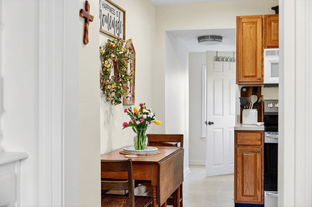 18 BARTLEY ST, STAUNTON, Virginia 24401, 2 Bedrooms Bedrooms, ,1 BathroomBathrooms,Residential,18 BARTLEY ST,675987 MLS # 675987