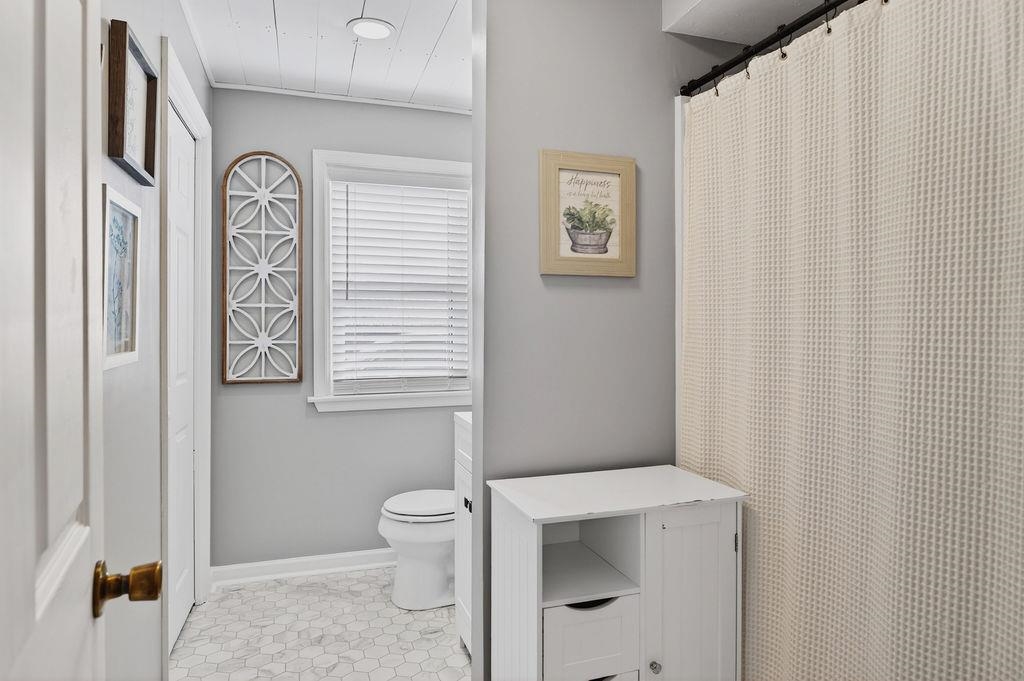 18 BARTLEY ST, STAUNTON, Virginia 24401, 2 Bedrooms Bedrooms, ,1 BathroomBathrooms,Residential,18 BARTLEY ST,675987 MLS # 675987