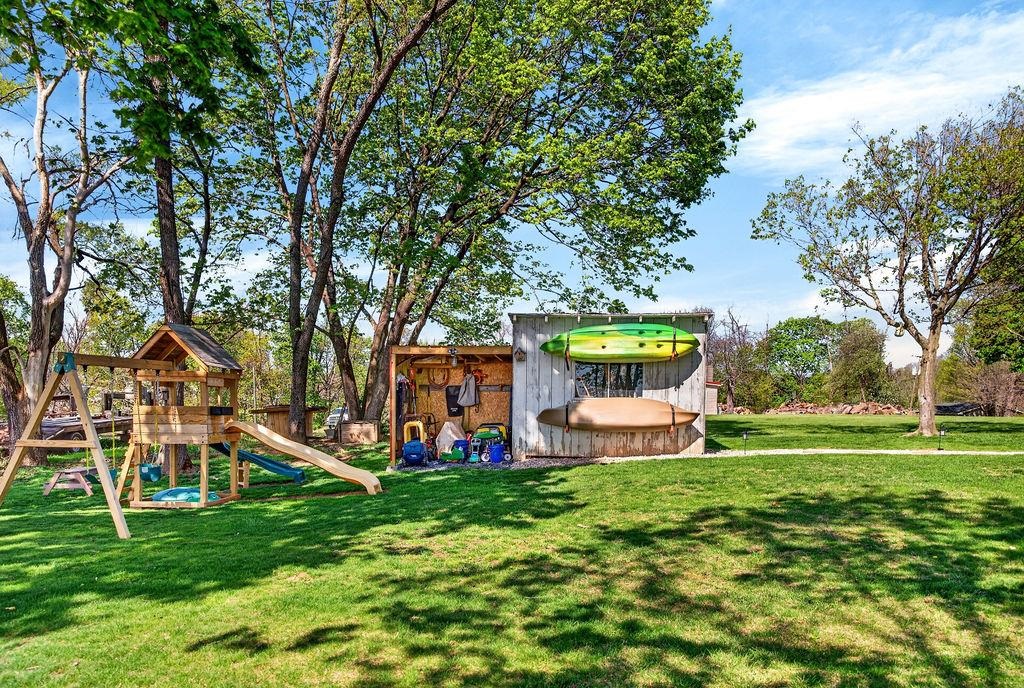 18 BARTLEY ST, STAUNTON, Virginia 24401, 2 Bedrooms Bedrooms, ,1 BathroomBathrooms,Residential,18 BARTLEY ST,675987 MLS # 675987