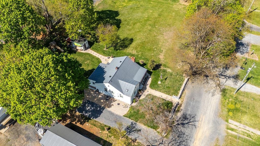 18 BARTLEY ST, STAUNTON, Virginia 24401, 2 Bedrooms Bedrooms, ,1 BathroomBathrooms,Residential,18 BARTLEY ST,675987 MLS # 675987