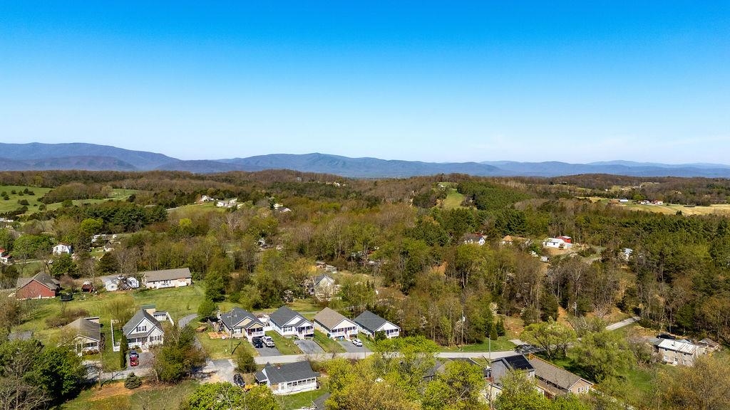 18 BARTLEY ST, STAUNTON, Virginia 24401, 2 Bedrooms Bedrooms, ,1 BathroomBathrooms,Residential,18 BARTLEY ST,675987 MLS # 675987