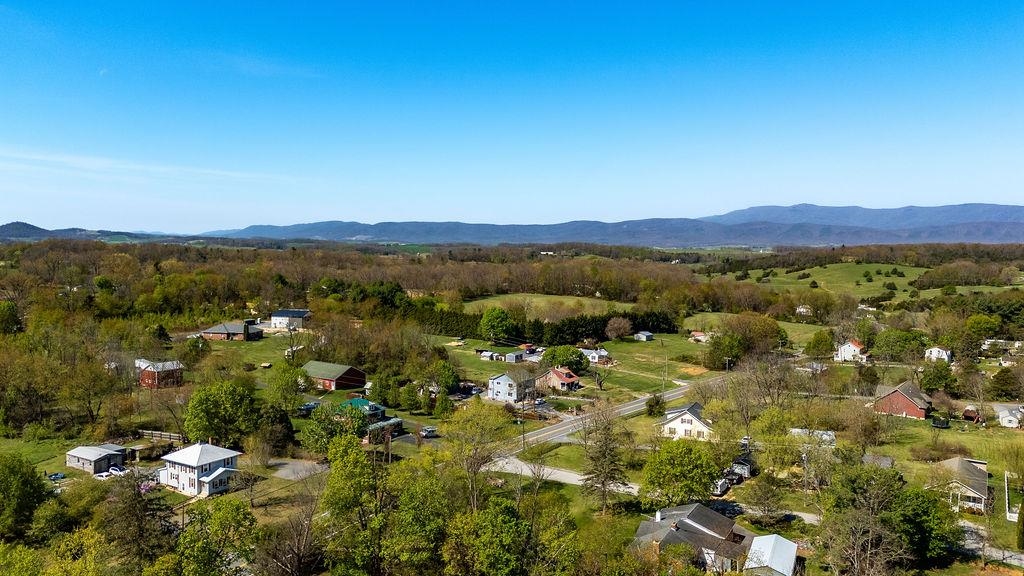 18 BARTLEY ST, STAUNTON, Virginia 24401, 2 Bedrooms Bedrooms, ,1 BathroomBathrooms,Residential,18 BARTLEY ST,675987 MLS # 675987