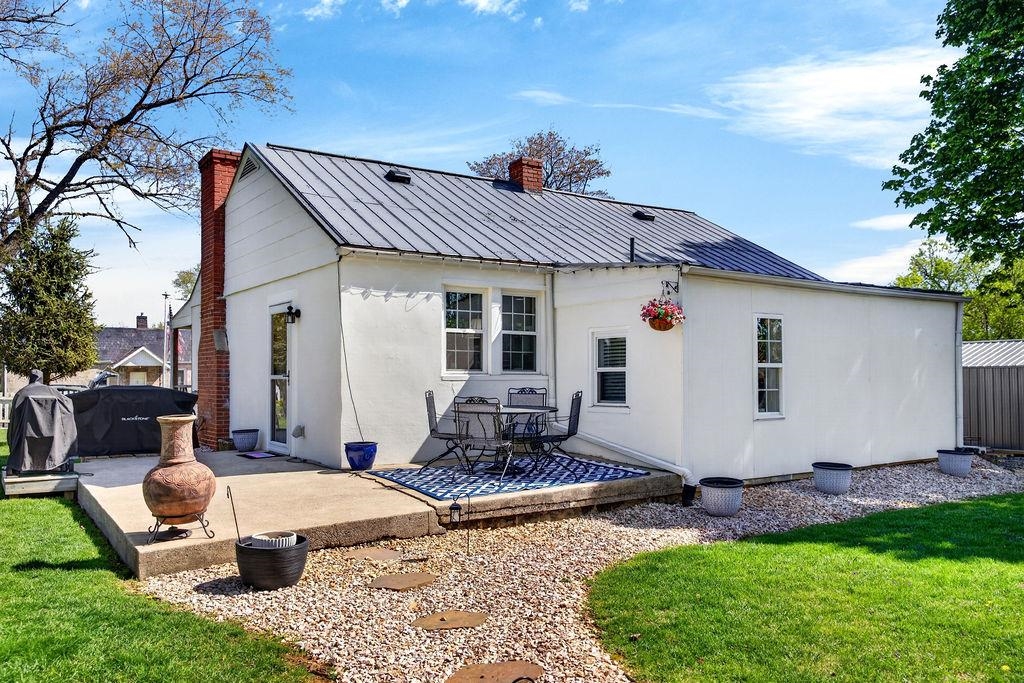 18 BARTLEY ST, STAUNTON, Virginia 24401, 2 Bedrooms Bedrooms, ,1 BathroomBathrooms,Residential,18 BARTLEY ST,675987 MLS # 675987