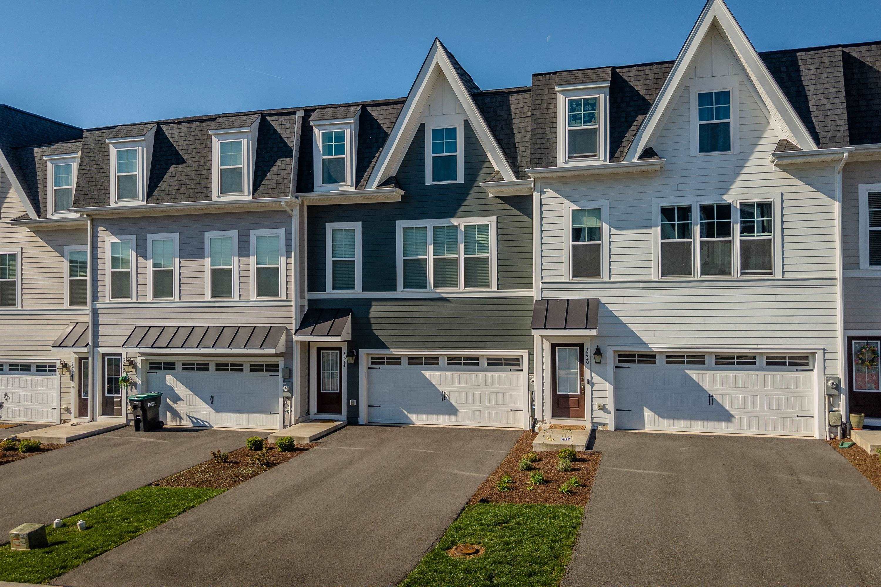 3224 MARION SQ, ROCKINGHAM, Virginia 22801, 3 Bedrooms Bedrooms, ,2 BathroomsBathrooms,Residential,3224 MARION SQ,675966 MLS # 675966