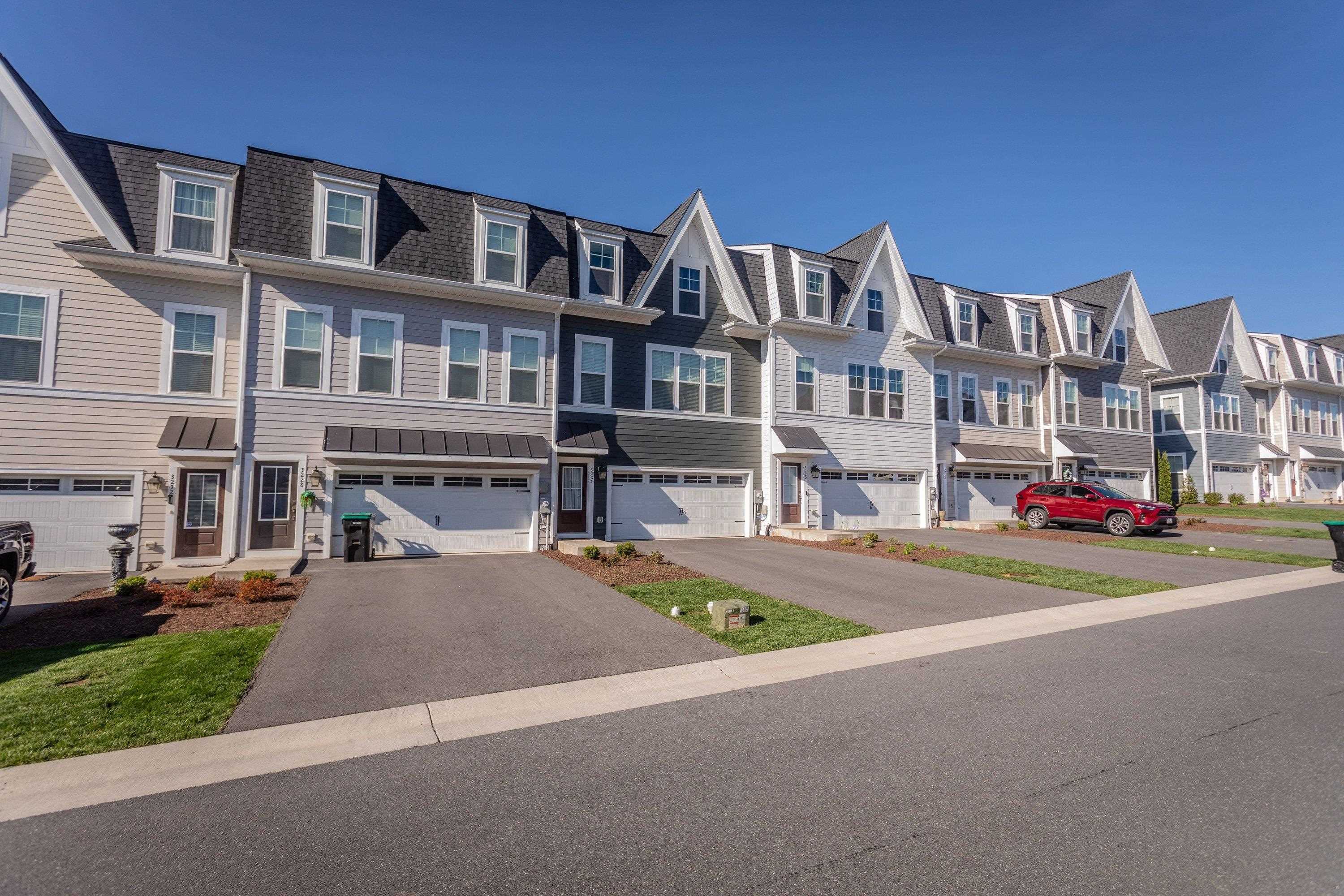 3224 MARION SQ, ROCKINGHAM, Virginia 22801, 3 Bedrooms Bedrooms, ,2 BathroomsBathrooms,Residential,3224 MARION SQ,675966 MLS # 675966