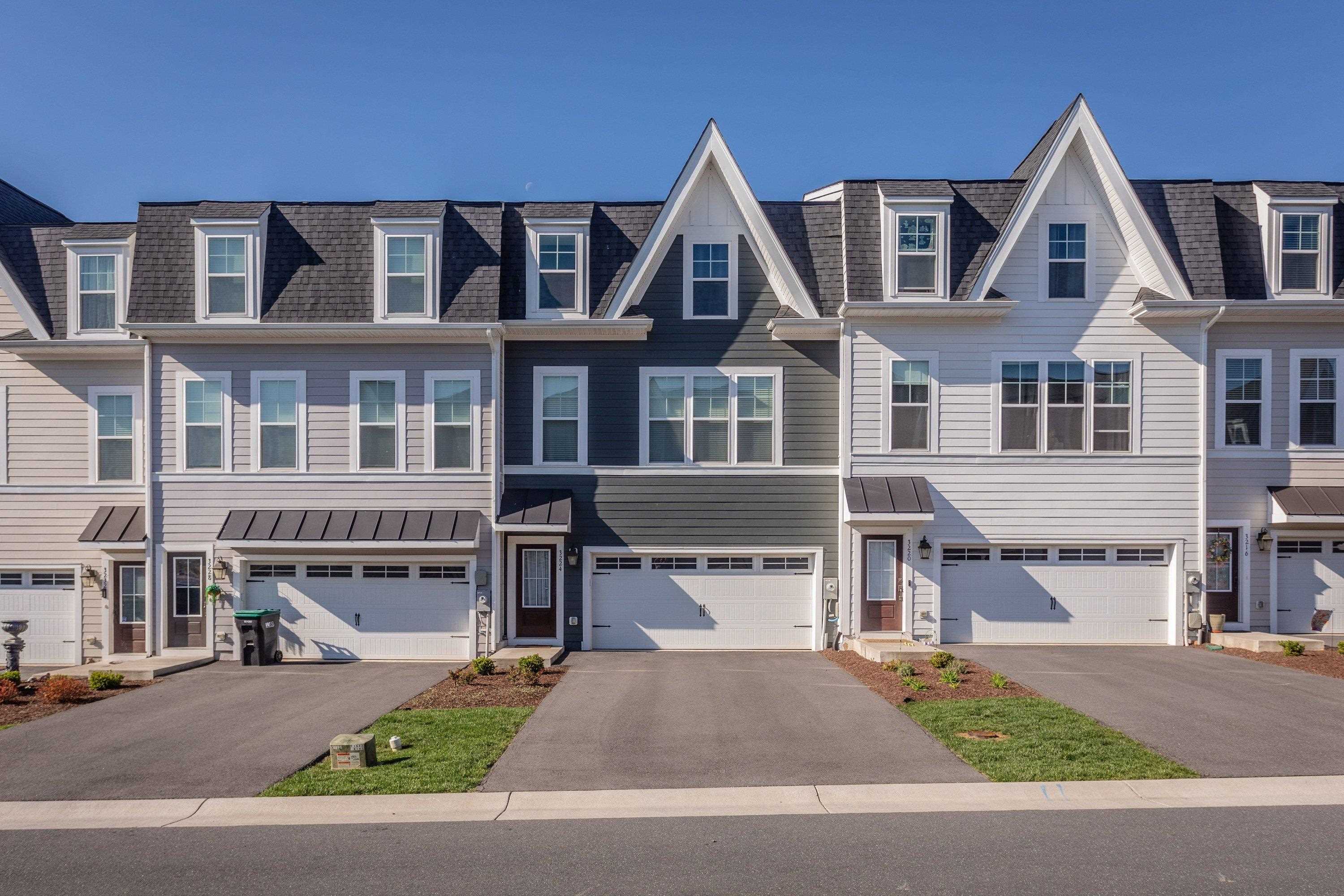 3224 MARION SQ, ROCKINGHAM, Virginia 22801, 3 Bedrooms Bedrooms, ,2 BathroomsBathrooms,Residential,3224 MARION SQ,675966 MLS # 675966