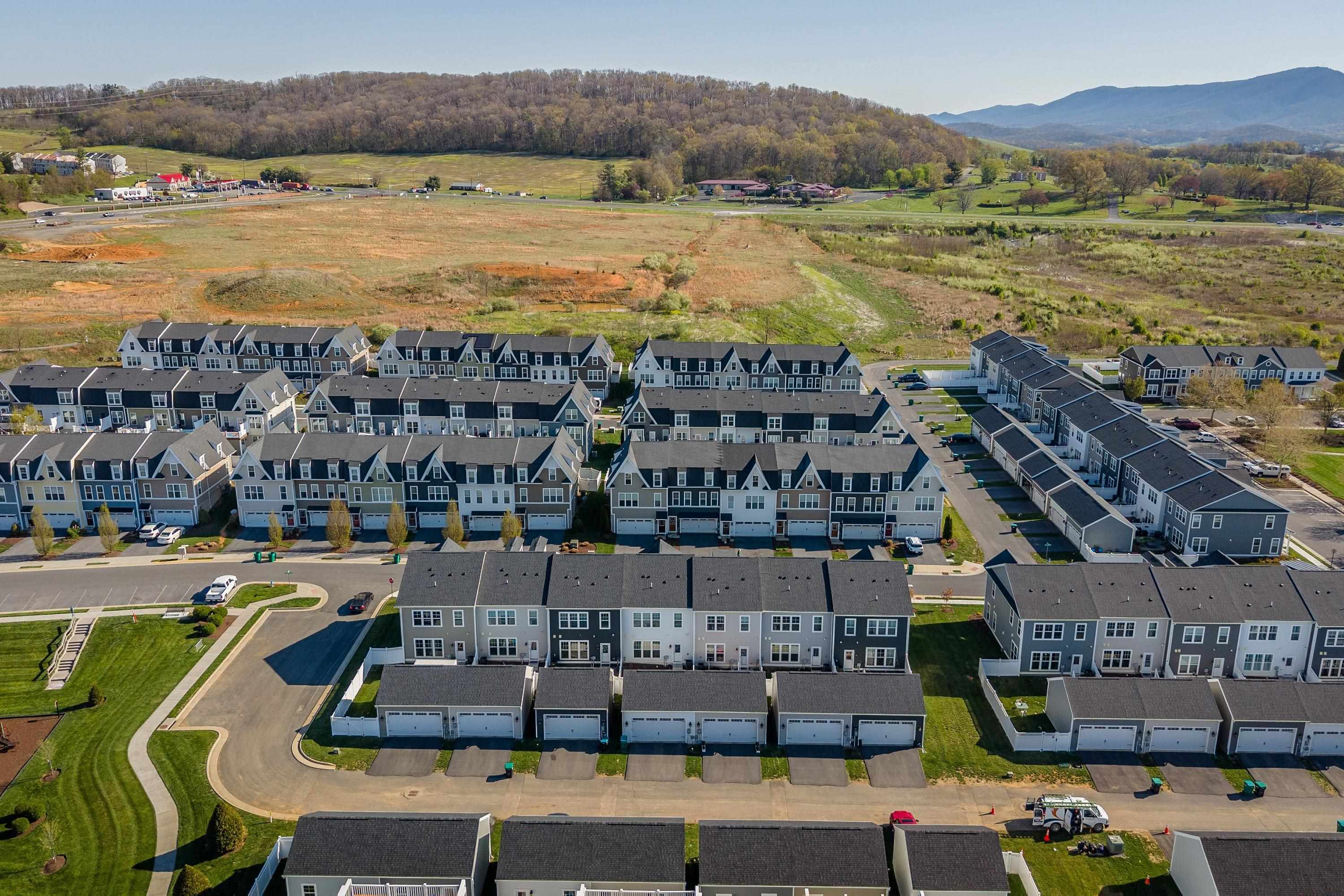 3224 MARION SQ, ROCKINGHAM, Virginia 22801, 3 Bedrooms Bedrooms, ,2 BathroomsBathrooms,Residential,3224 MARION SQ,675966 MLS # 675966