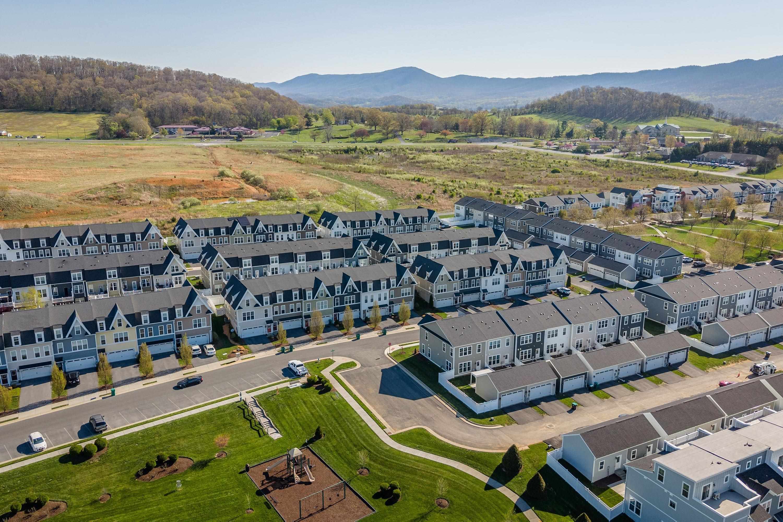 3224 MARION SQ, ROCKINGHAM, Virginia 22801, 3 Bedrooms Bedrooms, ,2 BathroomsBathrooms,Residential,3224 MARION SQ,675966 MLS # 675966