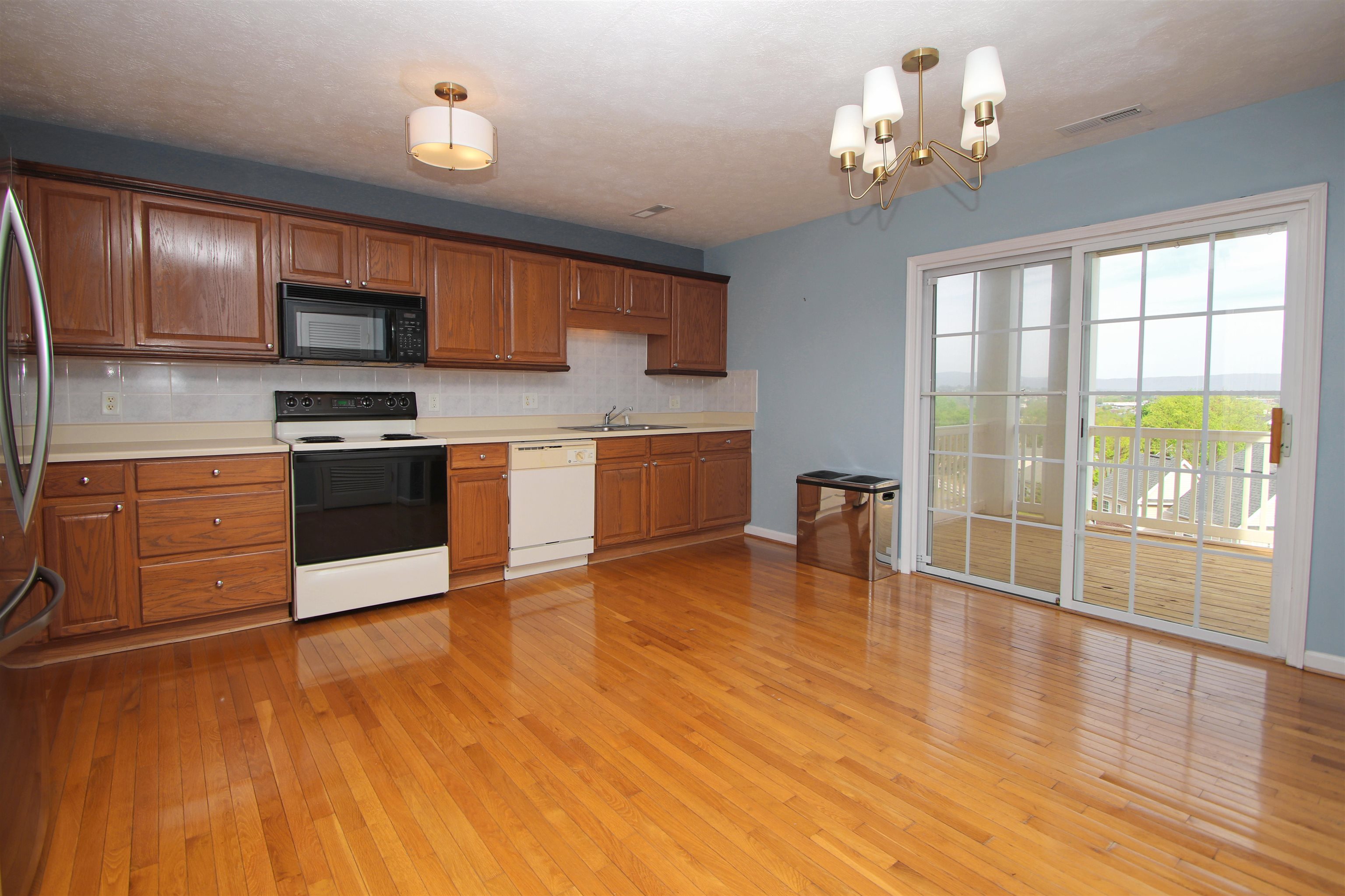 1218 OLD RICHMOND CIR, HARRISONBURG, Virginia 22802, 2 Bedrooms Bedrooms, ,3 BathroomsBathrooms,Residential,1218 OLD RICHMOND CIR,675967 MLS # 675967