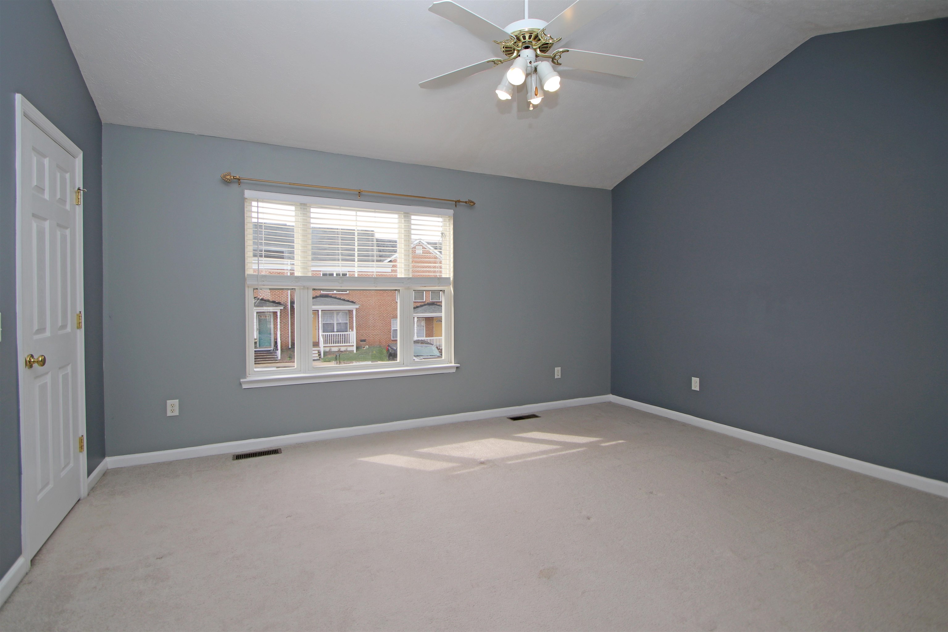 1218 OLD RICHMOND CIR, HARRISONBURG, Virginia 22802, 2 Bedrooms Bedrooms, ,3 BathroomsBathrooms,Residential,1218 OLD RICHMOND CIR,675967 MLS # 675967