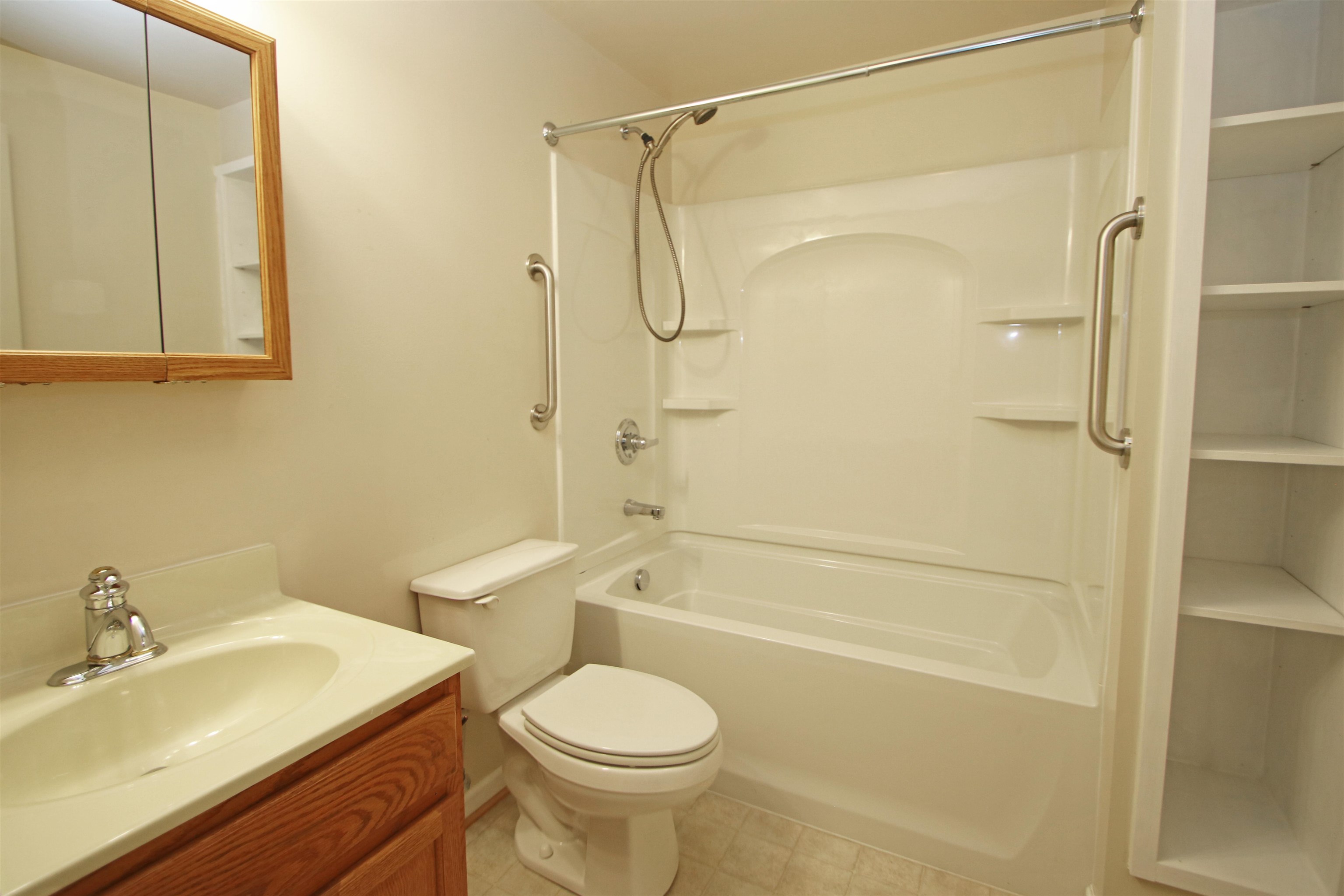 1218 OLD RICHMOND CIR, HARRISONBURG, Virginia 22802, 2 Bedrooms Bedrooms, ,3 BathroomsBathrooms,Residential,1218 OLD RICHMOND CIR,675967 MLS # 675967