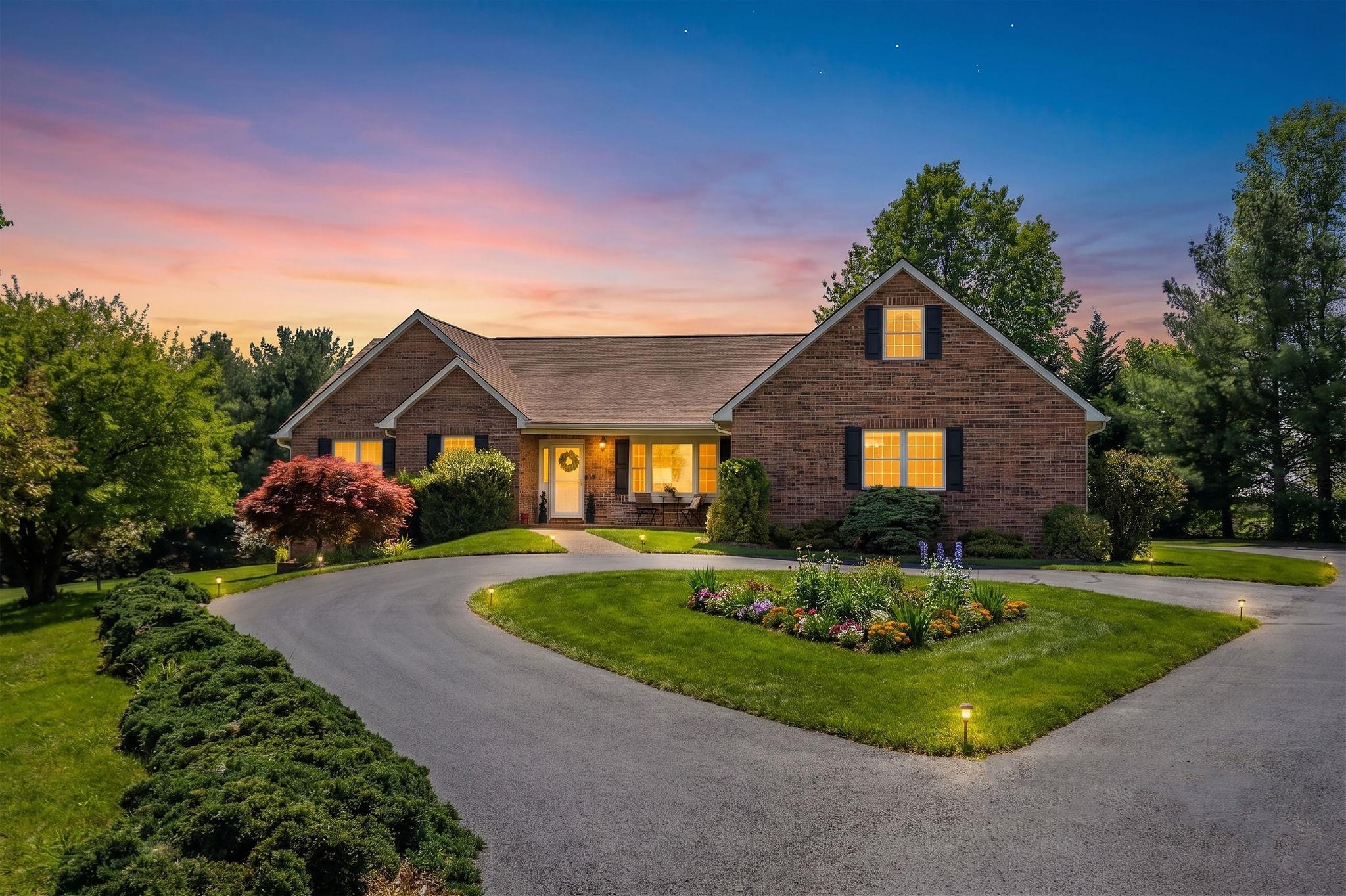 92 FIELDHAVEN DR, STAUNTON, Virginia 24401, 3 Bedrooms Bedrooms, ,3 BathroomsBathrooms,Residential,92 FIELDHAVEN DR,675972 MLS # 675972