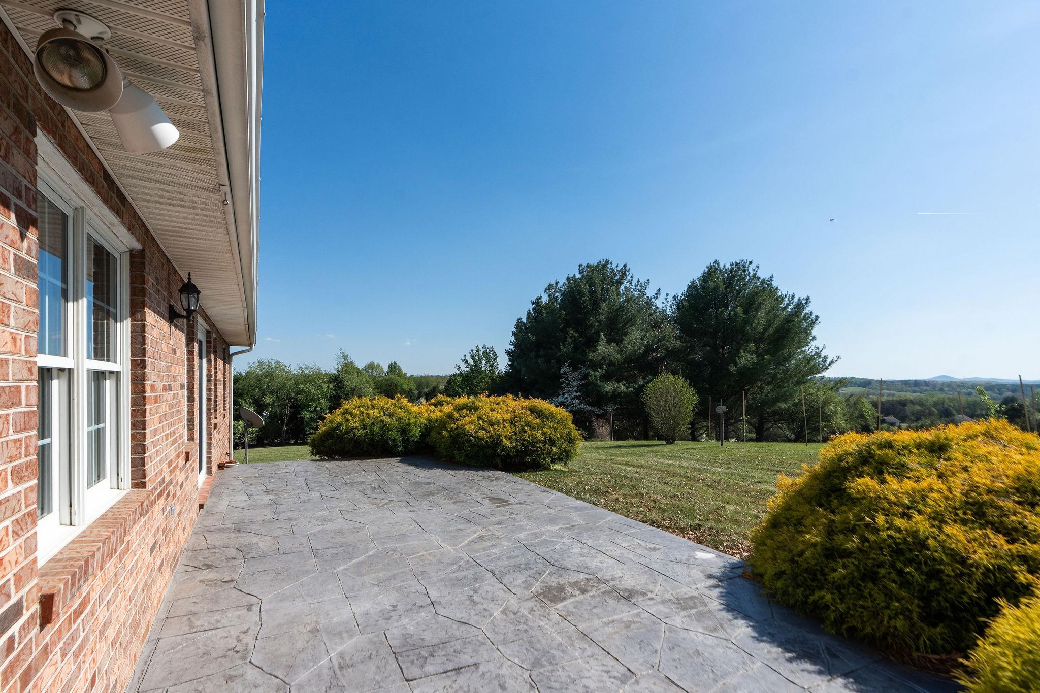 92 FIELDHAVEN DR, STAUNTON, Virginia 24401, 3 Bedrooms Bedrooms, ,3 BathroomsBathrooms,Residential,92 FIELDHAVEN DR,675972 MLS # 675972