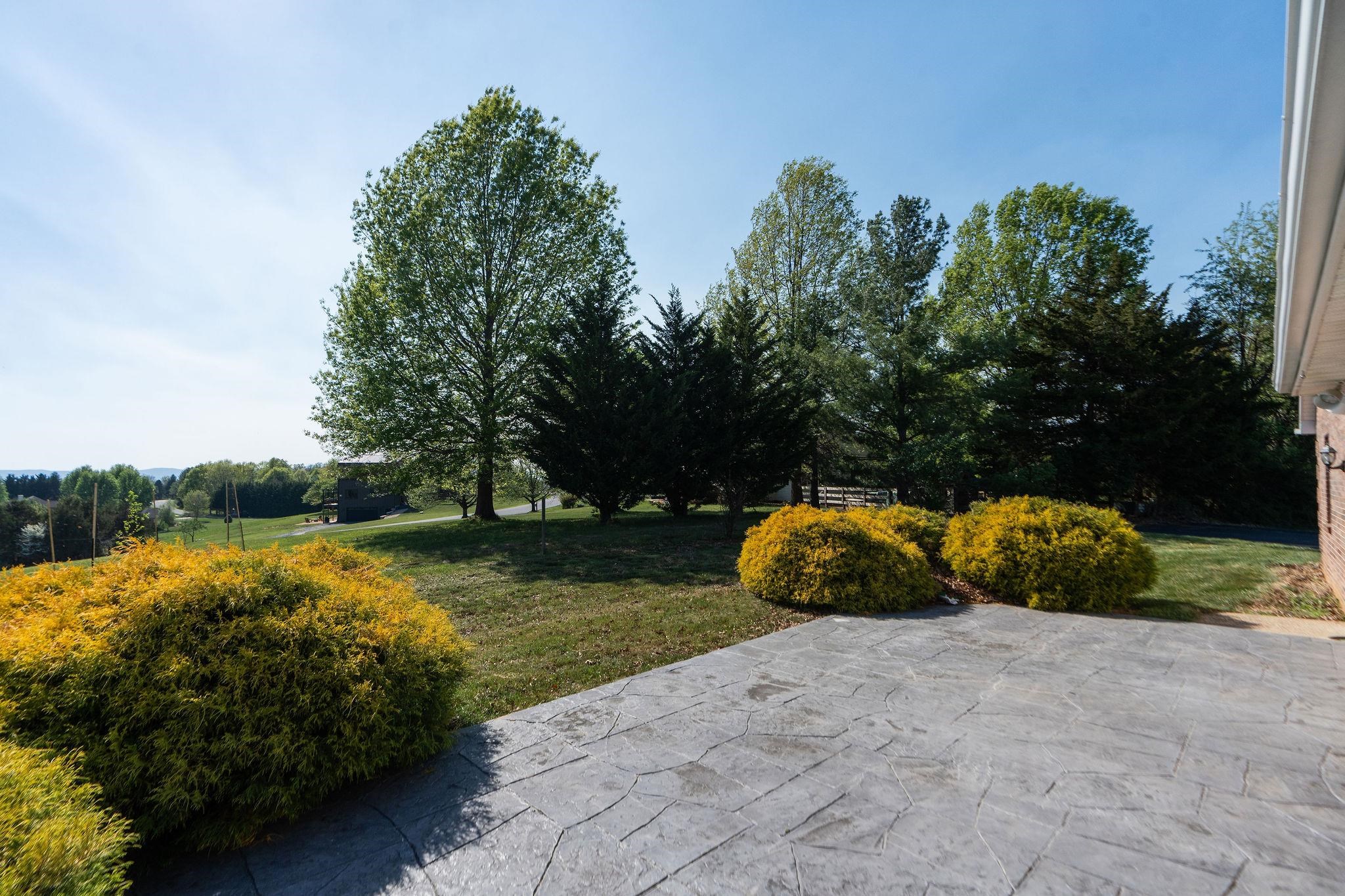 92 FIELDHAVEN DR, STAUNTON, Virginia 24401, 3 Bedrooms Bedrooms, ,3 BathroomsBathrooms,Residential,92 FIELDHAVEN DR,675972 MLS # 675972