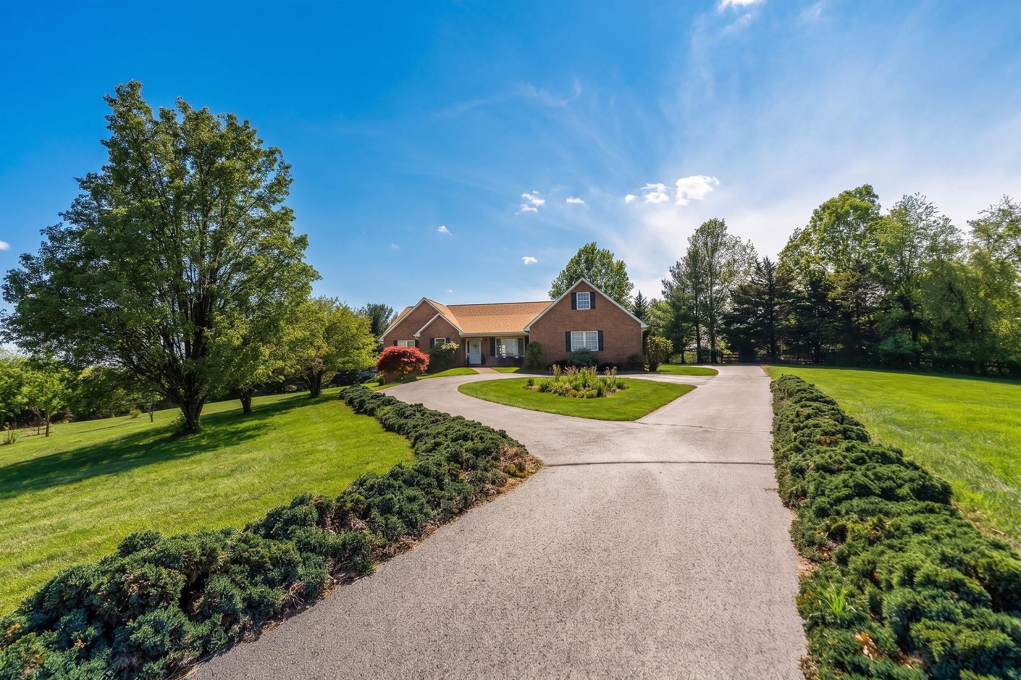 92 FIELDHAVEN DR, STAUNTON, Virginia 24401, 3 Bedrooms Bedrooms, ,3 BathroomsBathrooms,Residential,92 FIELDHAVEN DR,675972 MLS # 675972