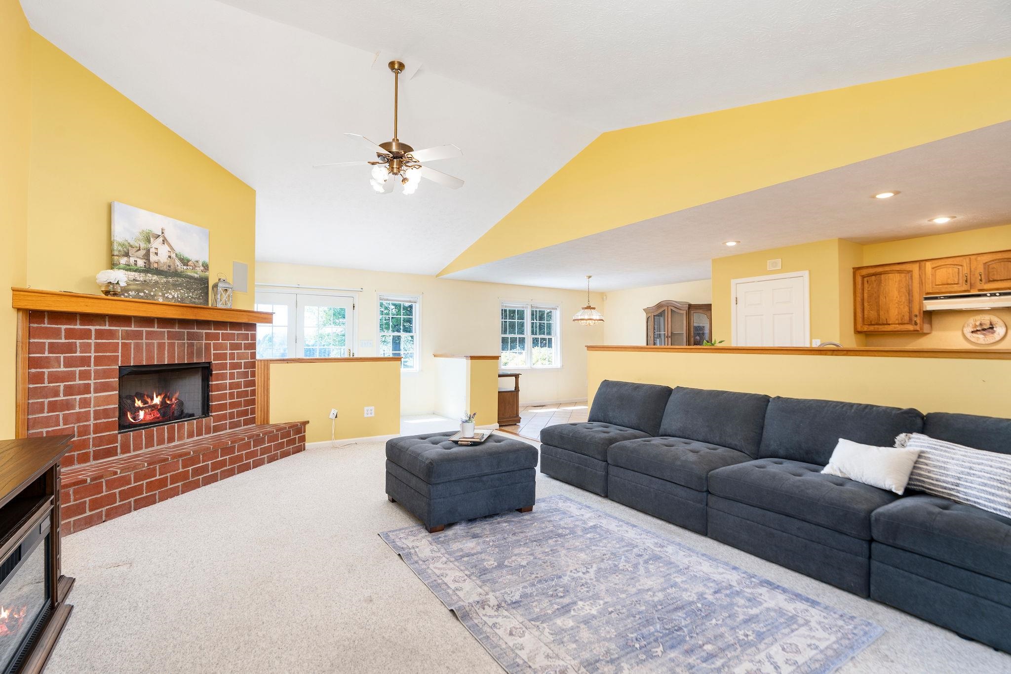 92 FIELDHAVEN DR, STAUNTON, Virginia 24401, 3 Bedrooms Bedrooms, ,3 BathroomsBathrooms,Residential,92 FIELDHAVEN DR,675972 MLS # 675972