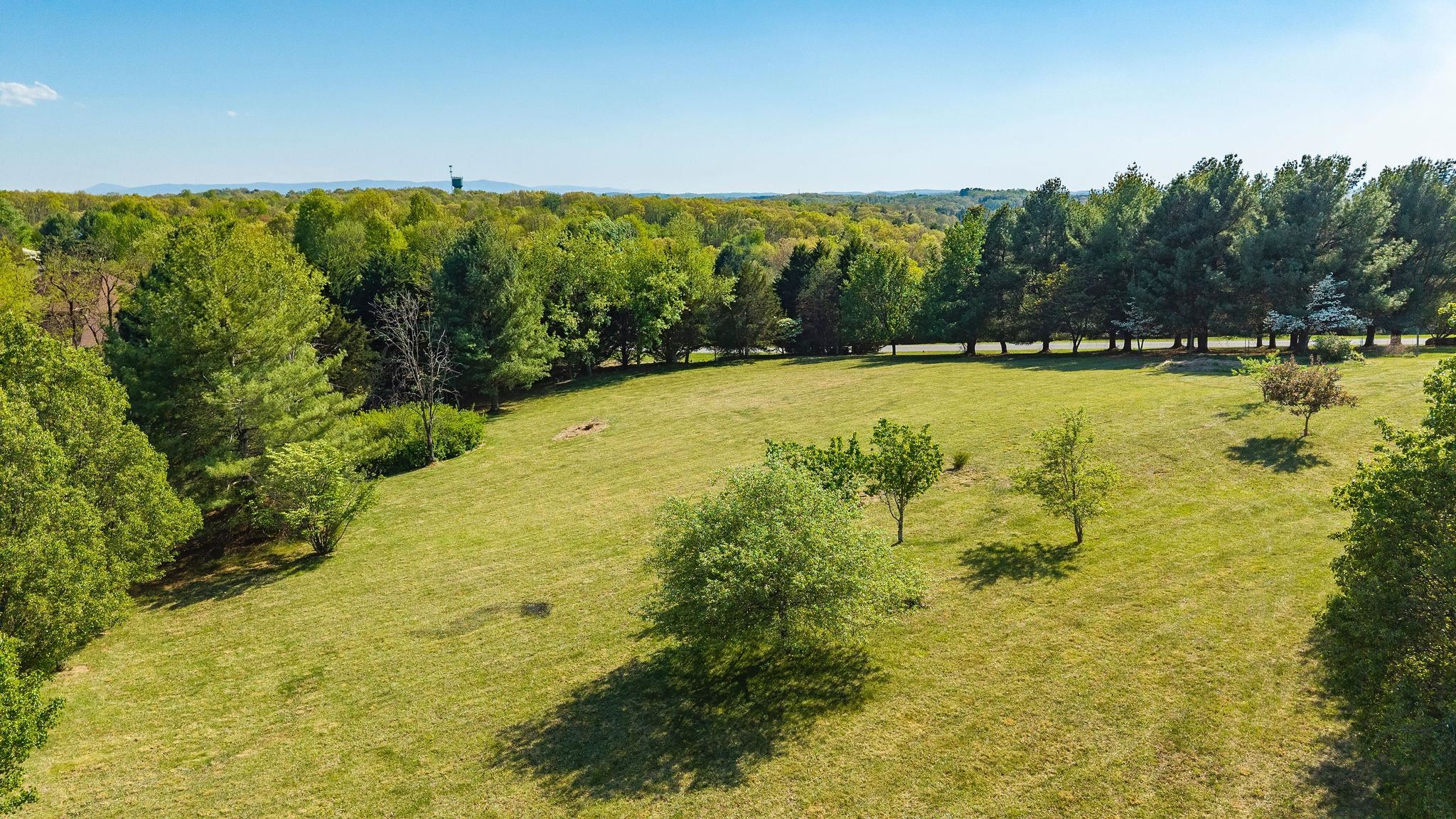 92 FIELDHAVEN DR, STAUNTON, Virginia 24401, 3 Bedrooms Bedrooms, ,3 BathroomsBathrooms,Residential,92 FIELDHAVEN DR,675972 MLS # 675972