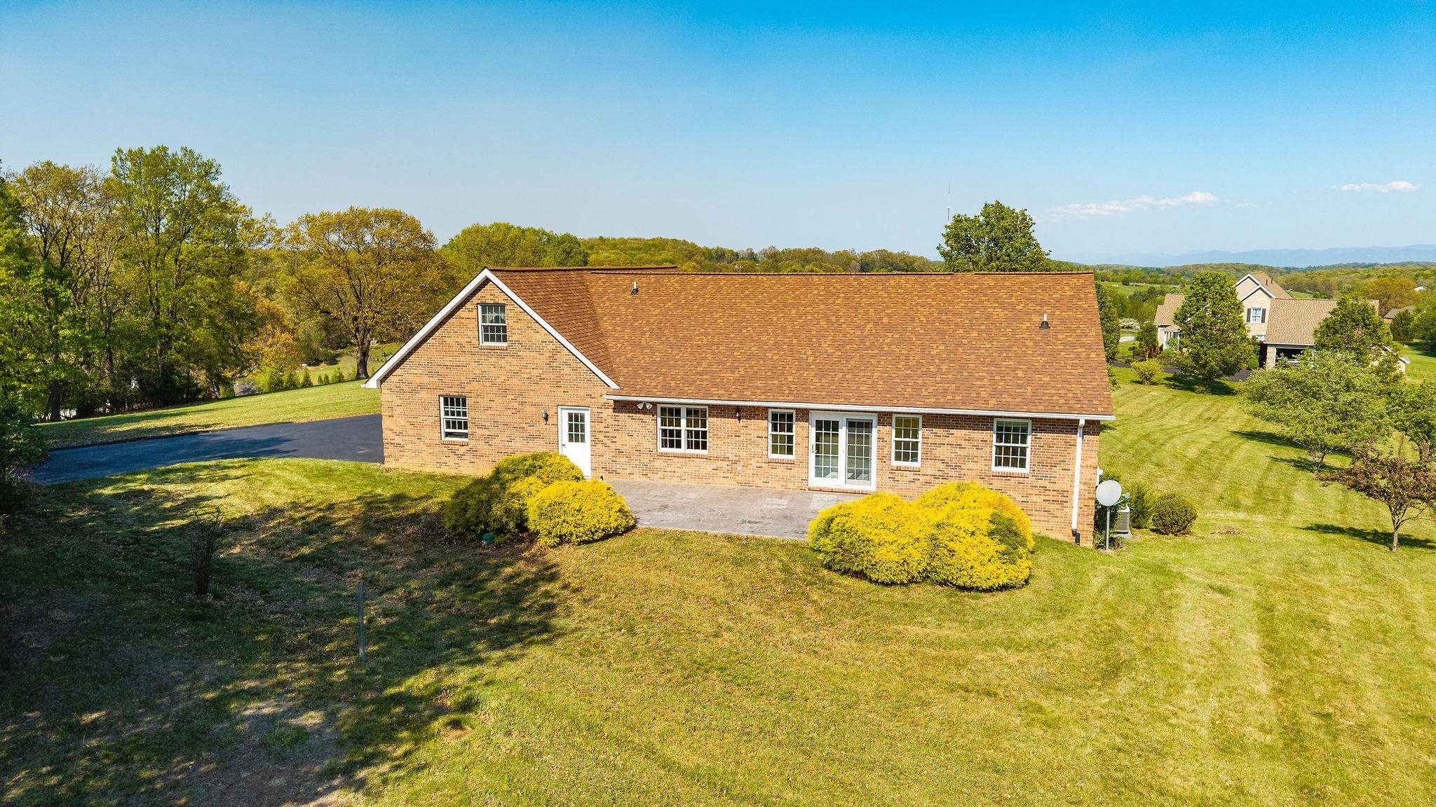 92 FIELDHAVEN DR, STAUNTON, Virginia 24401, 3 Bedrooms Bedrooms, ,3 BathroomsBathrooms,Residential,92 FIELDHAVEN DR,675972 MLS # 675972