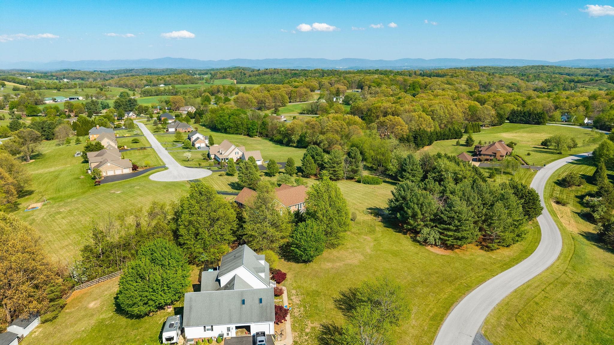 92 FIELDHAVEN DR, STAUNTON, Virginia 24401, 3 Bedrooms Bedrooms, ,3 BathroomsBathrooms,Residential,92 FIELDHAVEN DR,675972 MLS # 675972