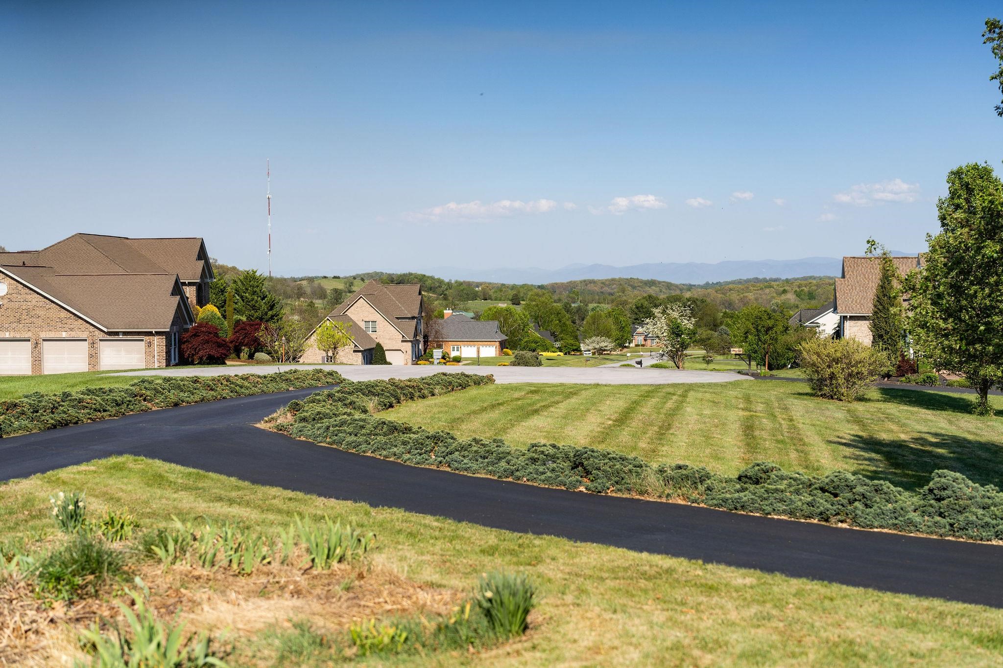 92 FIELDHAVEN DR, STAUNTON, Virginia 24401, 3 Bedrooms Bedrooms, ,3 BathroomsBathrooms,Residential,92 FIELDHAVEN DR,675972 MLS # 675972