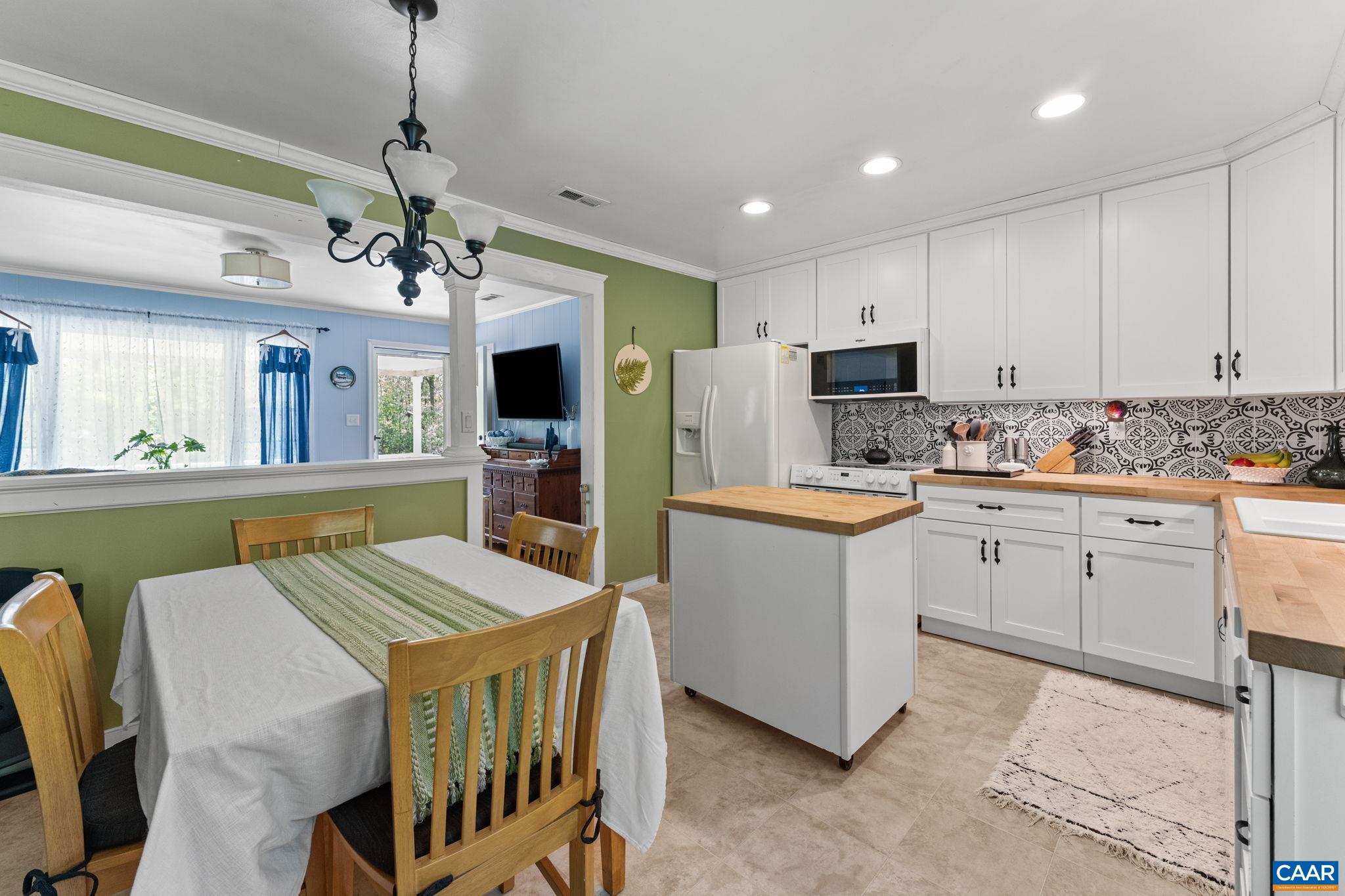 703 OAK CREEK RD, PALMYRA, Virginia 22963, 3 Bedrooms Bedrooms, ,1 BathroomBathrooms,Residential,703 OAK CREEK RD,675976 MLS # 675976