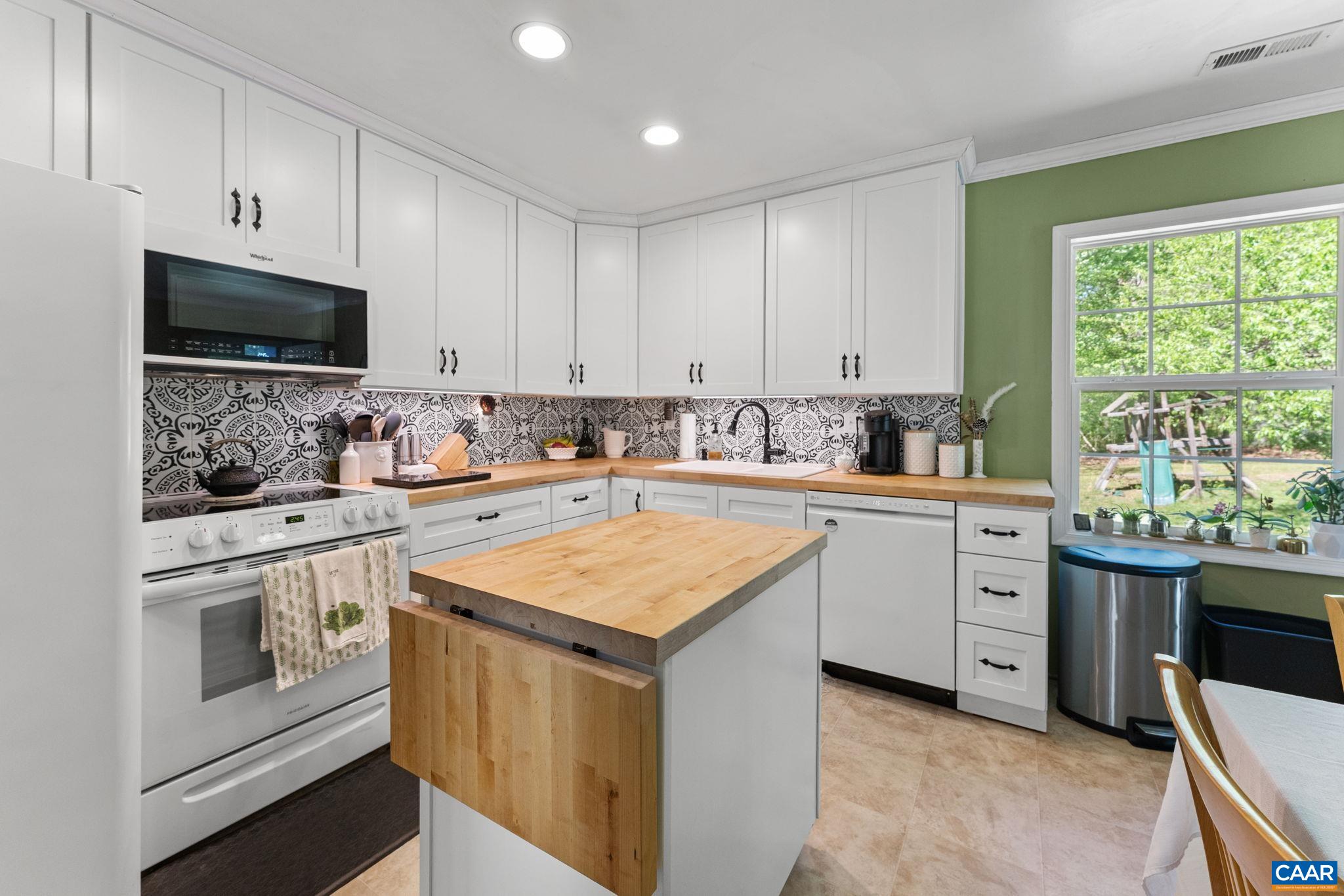 703 OAK CREEK RD, PALMYRA, Virginia 22963, 3 Bedrooms Bedrooms, ,1 BathroomBathrooms,Residential,703 OAK CREEK RD,675976 MLS # 675976