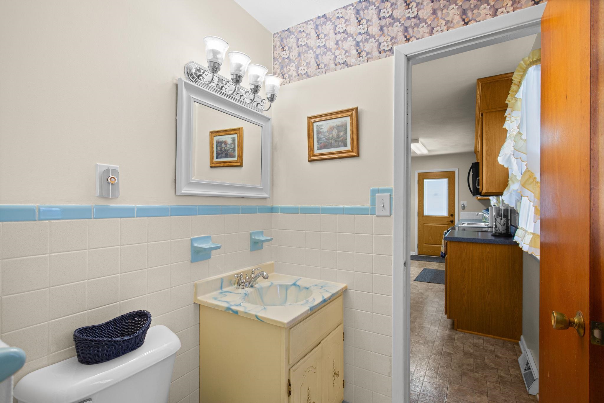 225 HARTMAN DR, HARRISONBURG, Virginia 22802, 3 Bedrooms Bedrooms, ,1 BathroomBathrooms,Residential,225 HARTMAN DR,675982 MLS # 675982