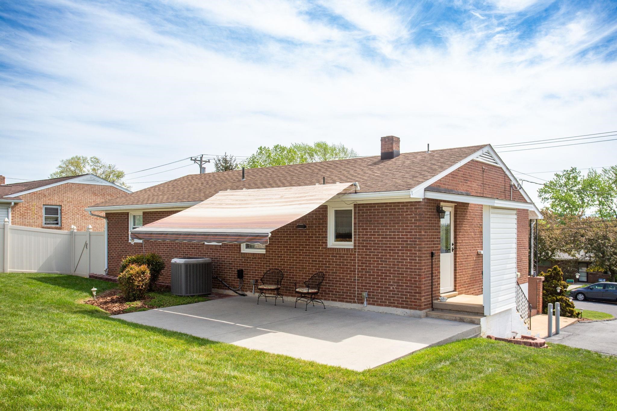 225 HARTMAN DR, HARRISONBURG, Virginia 22802, 3 Bedrooms Bedrooms, ,1 BathroomBathrooms,Residential,225 HARTMAN DR,675982 MLS # 675982