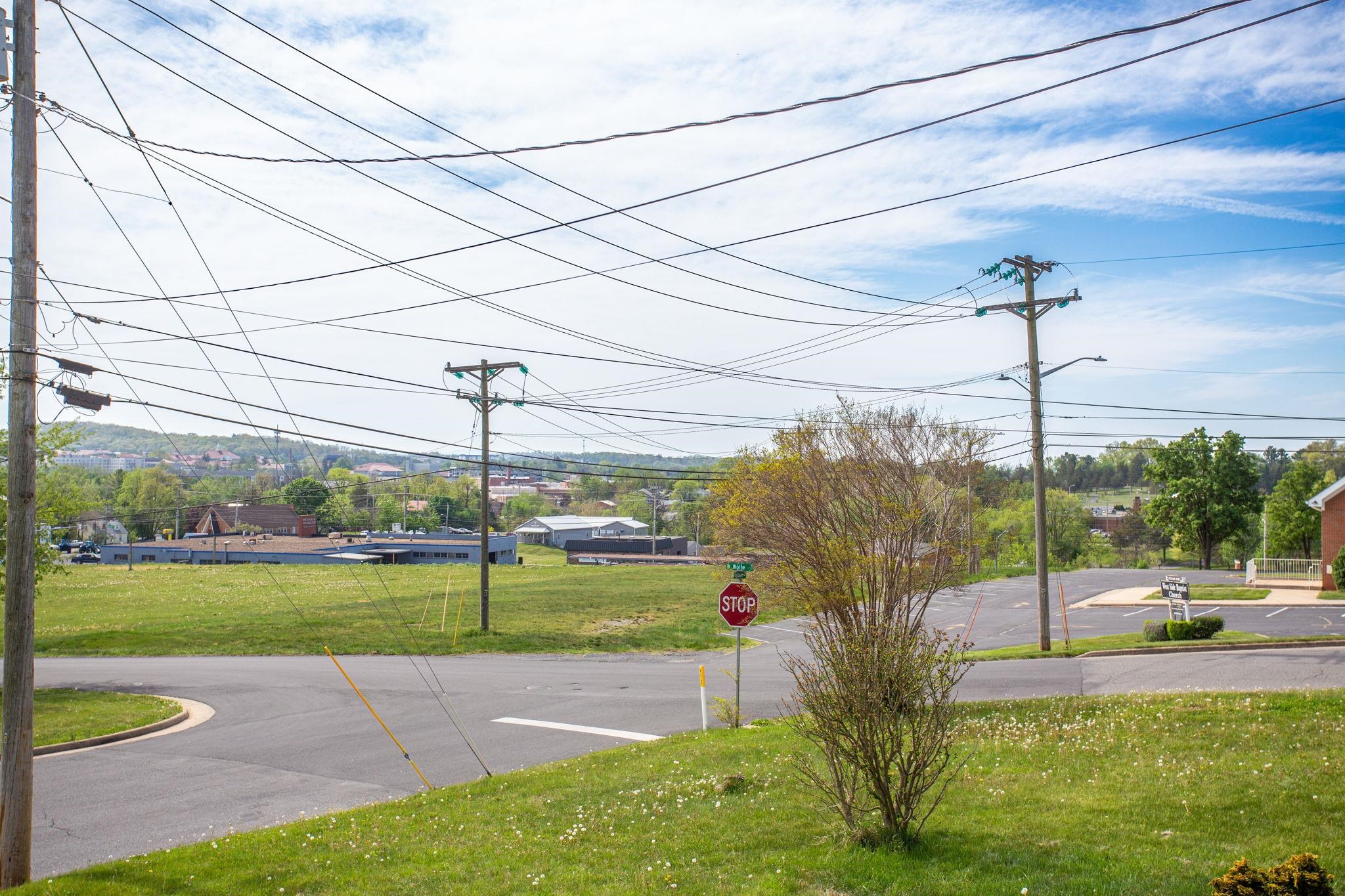 225 HARTMAN DR, HARRISONBURG, Virginia 22802, 3 Bedrooms Bedrooms, ,1 BathroomBathrooms,Residential,225 HARTMAN DR,675982 MLS # 675982