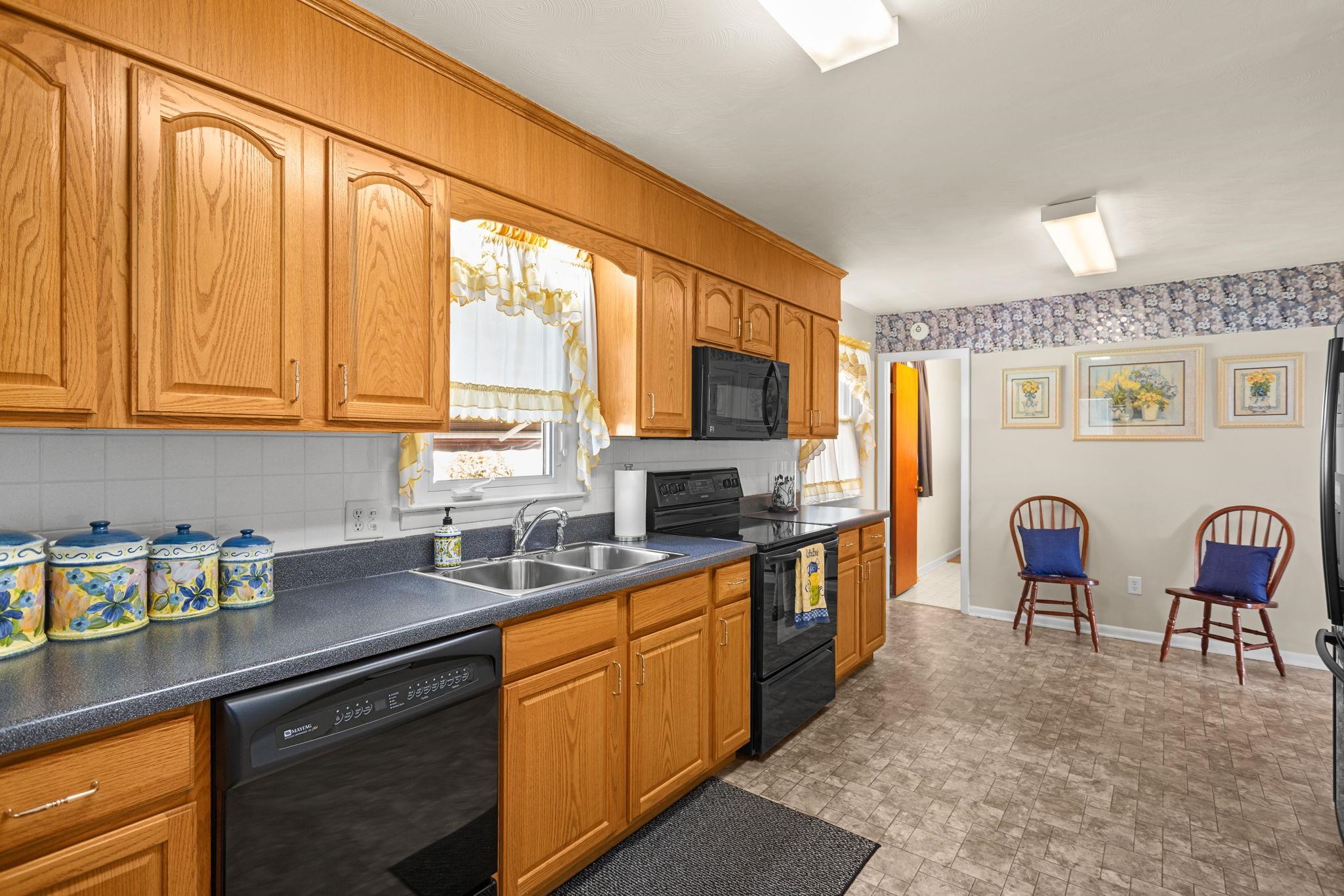 225 HARTMAN DR, HARRISONBURG, Virginia 22802, 3 Bedrooms Bedrooms, ,1 BathroomBathrooms,Residential,225 HARTMAN DR,675982 MLS # 675982