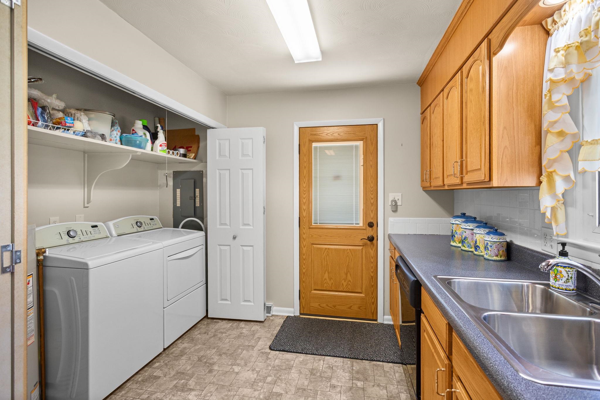 225 HARTMAN DR, HARRISONBURG, Virginia 22802, 3 Bedrooms Bedrooms, ,1 BathroomBathrooms,Residential,225 HARTMAN DR,675982 MLS # 675982