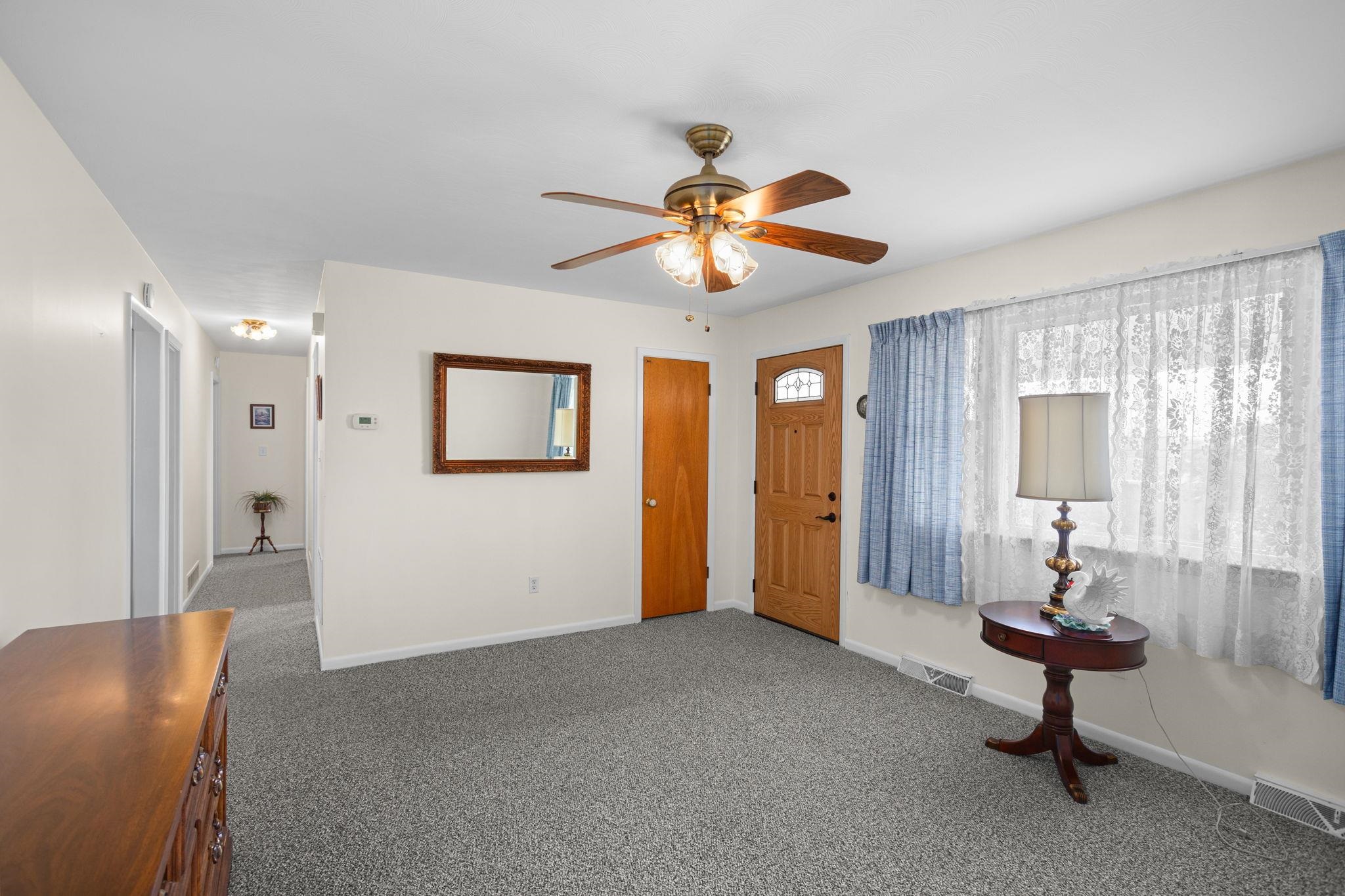 225 HARTMAN DR, HARRISONBURG, Virginia 22802, 3 Bedrooms Bedrooms, ,1 BathroomBathrooms,Residential,225 HARTMAN DR,675982 MLS # 675982