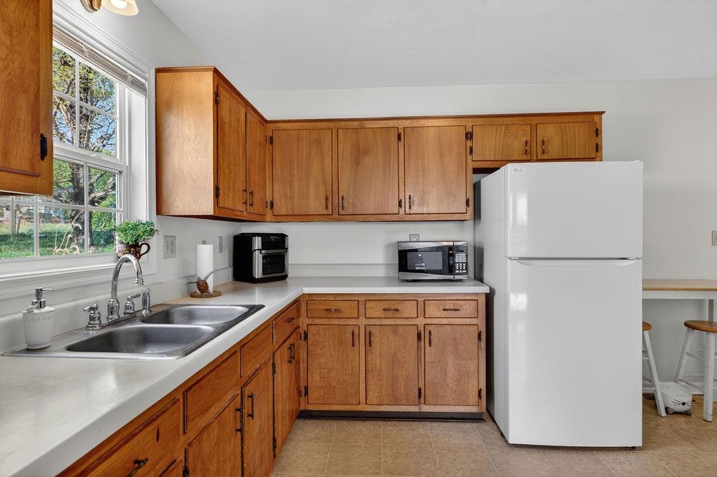 21 BEVERLEY ST, VERONA, Virginia 24482, 3 Bedrooms Bedrooms, ,1 BathroomBathrooms,Residential,21 BEVERLEY ST,675983 MLS # 675983