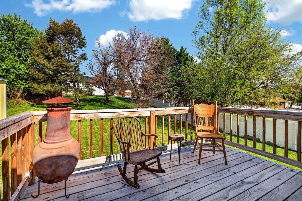 21 BEVERLEY ST, VERONA, Virginia 24482, 3 Bedrooms Bedrooms, ,1 BathroomBathrooms,Residential,21 BEVERLEY ST,675983 MLS # 675983