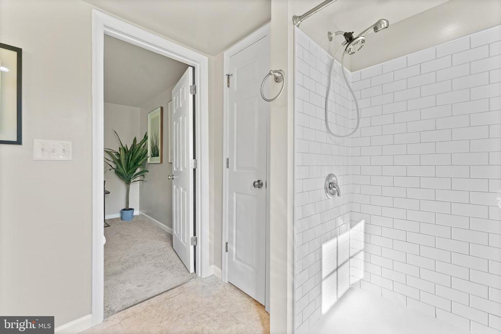 18634 LOUISA RD, LOUISA, Virginia 23093, 3 Bedrooms Bedrooms, ,2 BathroomsBathrooms,Residential,One Level Living - Like NEW cottage on 2.43 acres,18634 LOUISA RD,VALA2009686 MLS # VALA2009686