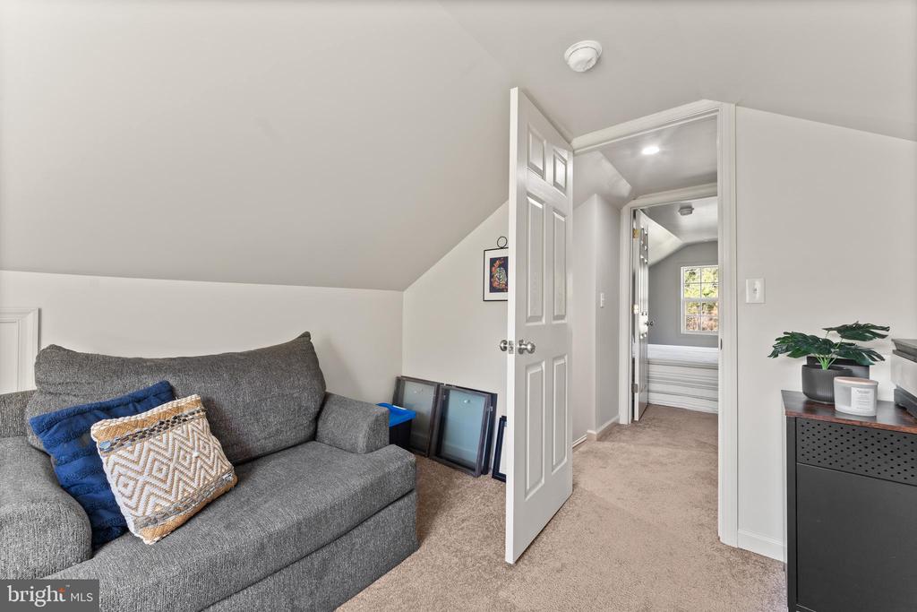 18634 LOUISA RD, LOUISA, Virginia 23093, 3 Bedrooms Bedrooms, ,2 BathroomsBathrooms,Residential,One Level Living - Like NEW cottage on 2.43 acres,18634 LOUISA RD,VALA2009686 MLS # VALA2009686