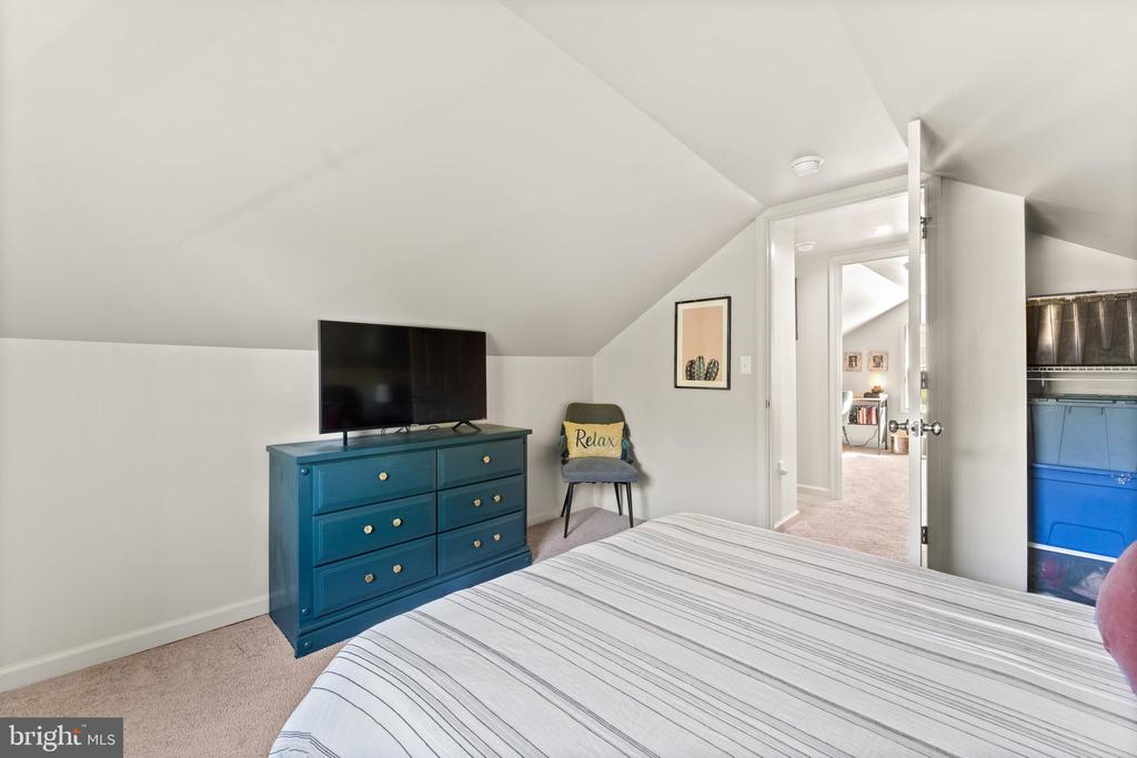 18634 LOUISA RD, LOUISA, Virginia 23093, 3 Bedrooms Bedrooms, ,2 BathroomsBathrooms,Residential,One Level Living - Like NEW cottage on 2.43 acres,18634 LOUISA RD,VALA2009686 MLS # VALA2009686