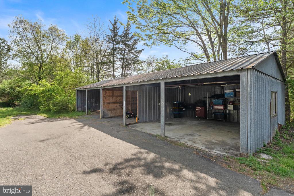 18634 LOUISA RD, LOUISA, Virginia 23093, 3 Bedrooms Bedrooms, ,2 BathroomsBathrooms,Residential,One Level Living - Like NEW cottage on 2.43 acres,18634 LOUISA RD,VALA2009686 MLS # VALA2009686