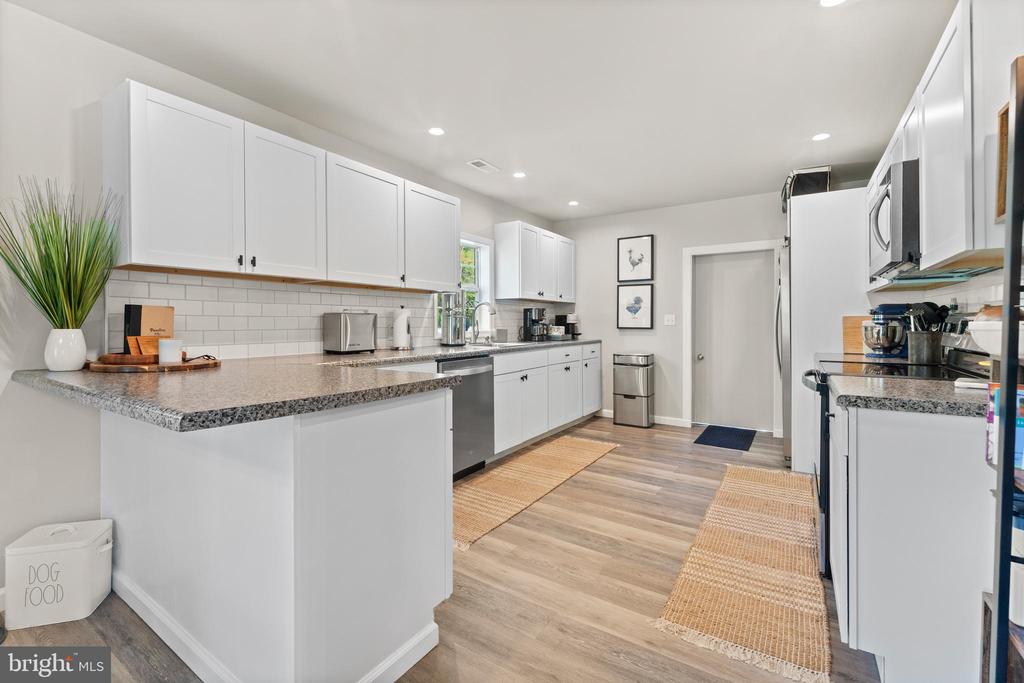 18634 LOUISA RD, LOUISA, Virginia 23093, 3 Bedrooms Bedrooms, ,2 BathroomsBathrooms,Residential,One Level Living - Like NEW cottage on 2.43 acres,18634 LOUISA RD,VALA2009686 MLS # VALA2009686