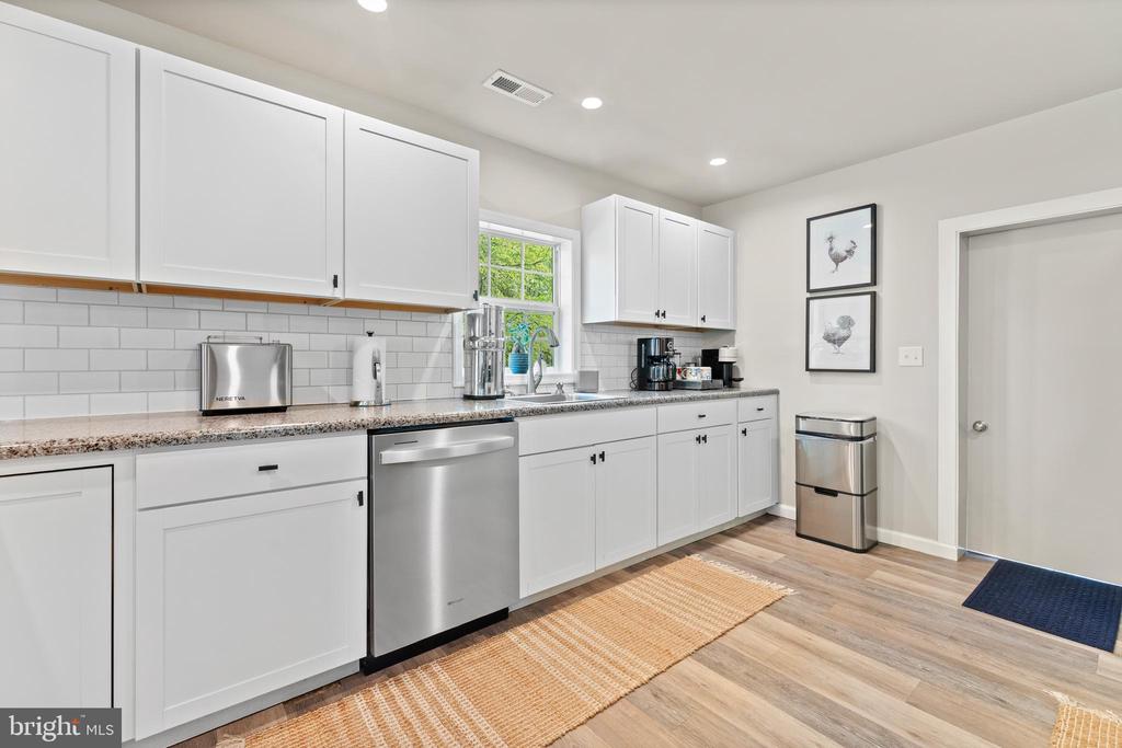 18634 LOUISA RD, LOUISA, Virginia 23093, 3 Bedrooms Bedrooms, ,2 BathroomsBathrooms,Residential,One Level Living - Like NEW cottage on 2.43 acres,18634 LOUISA RD,VALA2009686 MLS # VALA2009686