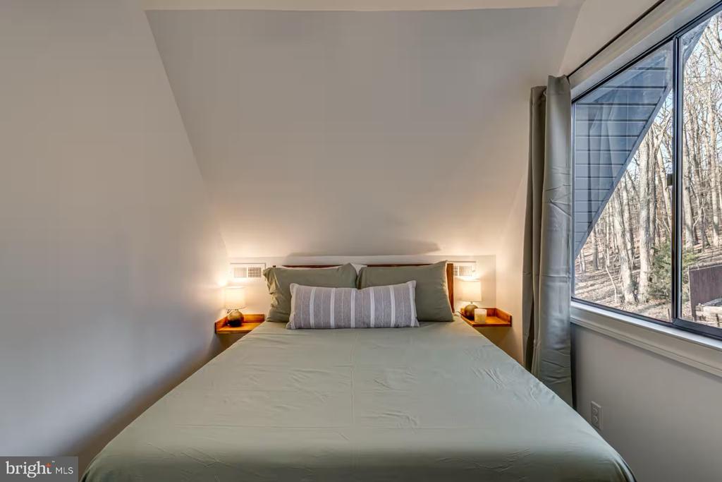 137 PARK VIEW LN, SHENANDOAH, Virginia 22849, 2 Bedrooms Bedrooms, ,1 BathroomBathrooms,Residential,137 PARK VIEW LN,VAPA2006312 MLS # VAPA2006312