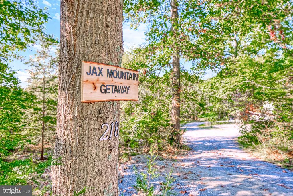 218 N VIEW DR, STANLEY, Virginia 22851, 3 Bedrooms Bedrooms, ,2 BathroomsBathrooms,Residential,218 N VIEW DR,VAPA2006314 MLS # VAPA2006314