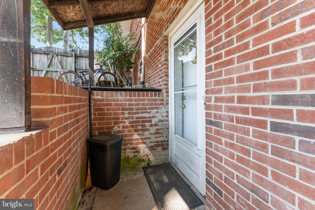 7105 PULLEN DR, FREDERICKSBURG, Virginia 22407, ,Residential,7105 PULLEN DR,VASP2041070 MLS # VASP2041070