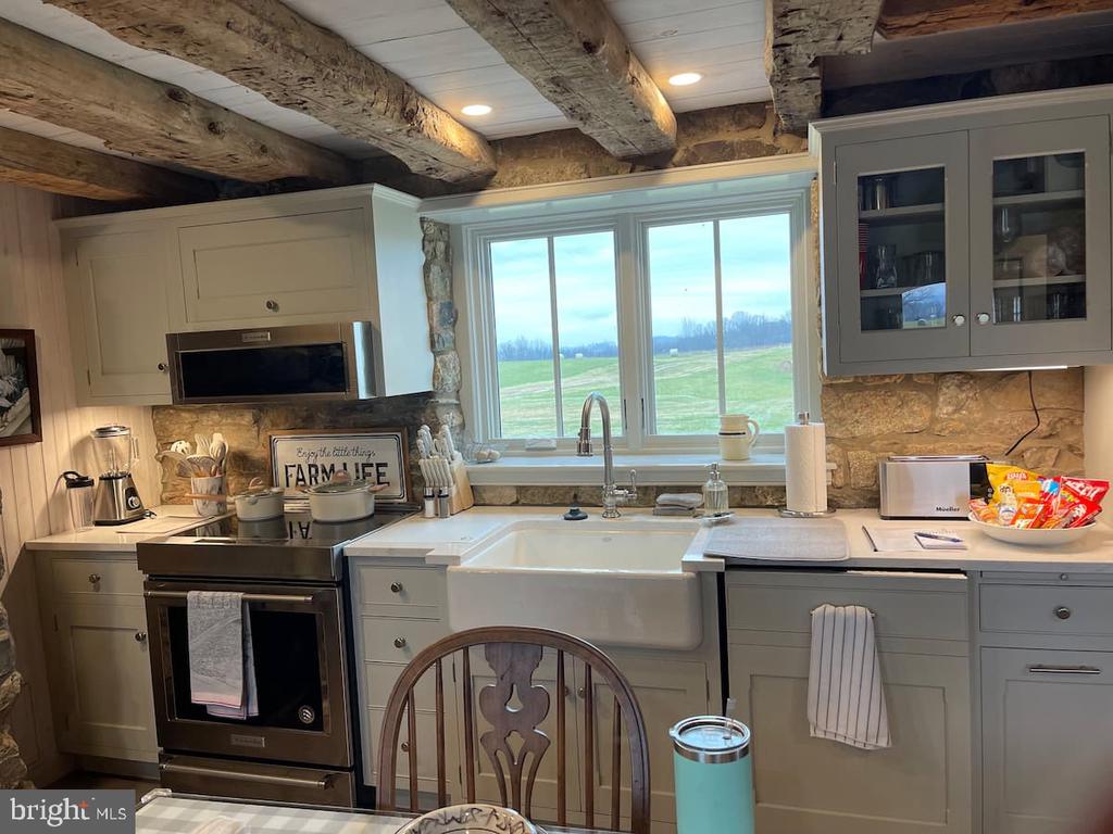 9078 MAIDSTONE RD, DELAPLANE, Virginia, 2 Bedrooms Bedrooms, ,1 BathroomBathrooms,Residential,9078 MAIDSTONE RD,VAFQ2021600 MLS # VAFQ2021600