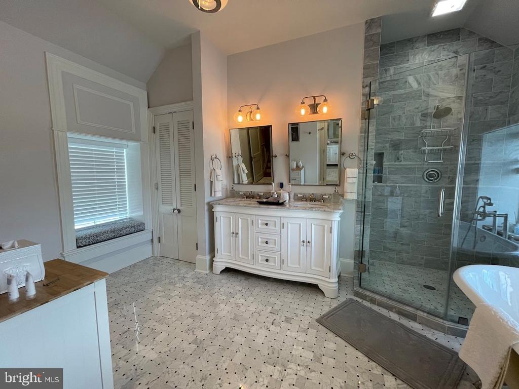 9078 MAIDSTONE RD, DELAPLANE, Virginia, 2 Bedrooms Bedrooms, ,1 BathroomBathrooms,Residential,9078 MAIDSTONE RD,VAFQ2021600 MLS # VAFQ2021600