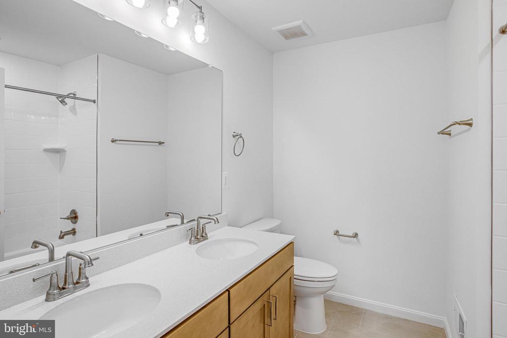 35611 PINE NEEDLE LN, LOCUST GROVE, Virginia 22508, 4 Bedrooms Bedrooms, ,2 BathroomsBathrooms,Residential,35611 PINE NEEDLE LN,VAOR2013886 MLS # VAOR2013886